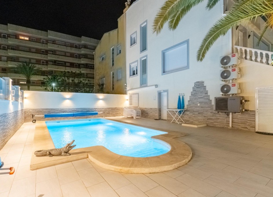 Venta - Casa de pueblo -
Torrevieja - Punta prima