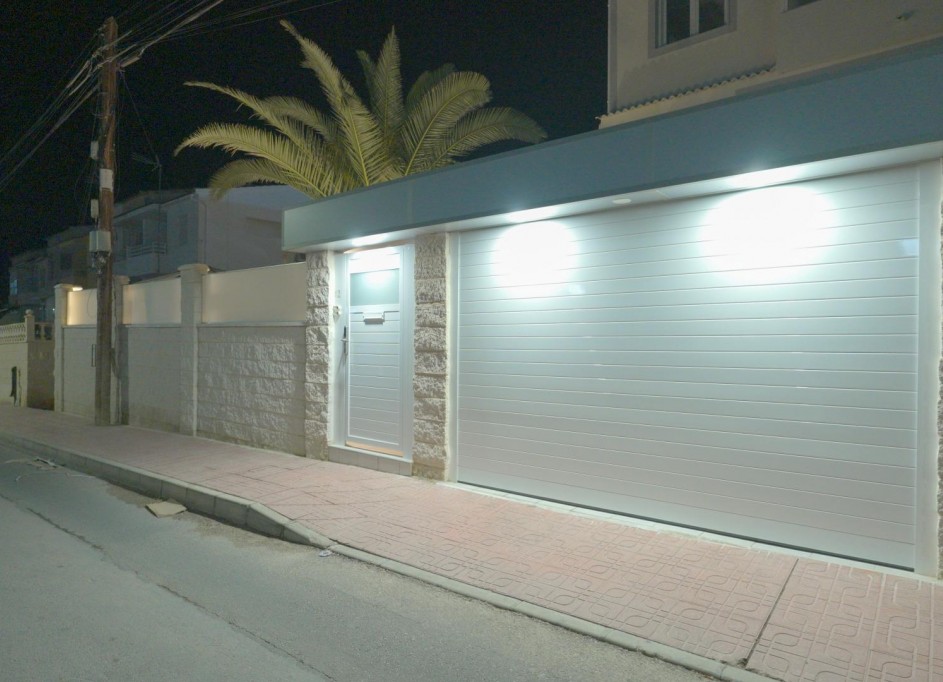 Venta - Casa de pueblo -
Torrevieja - Punta prima