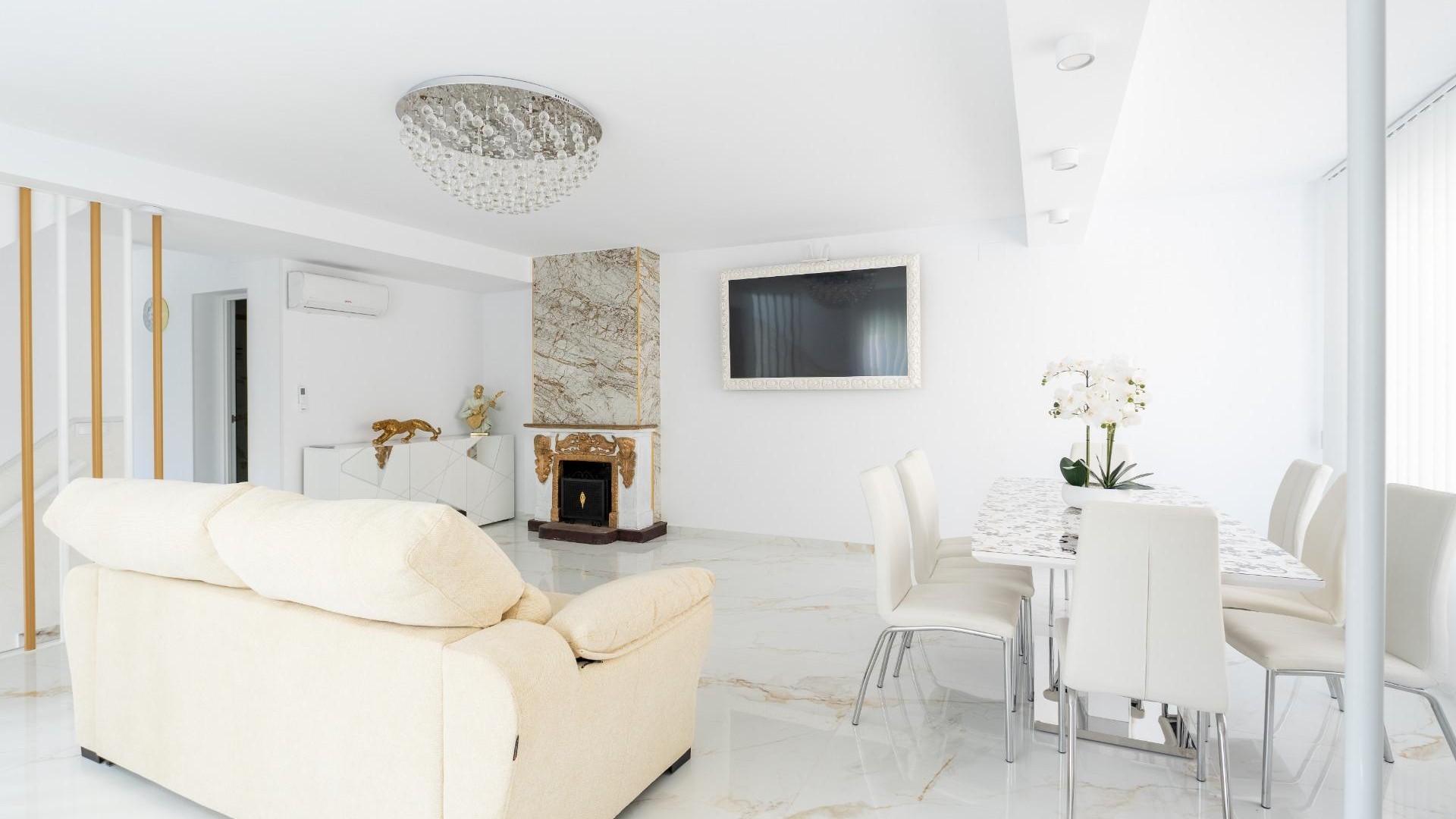 Venta - Casa de pueblo -
Torrevieja - Punta prima