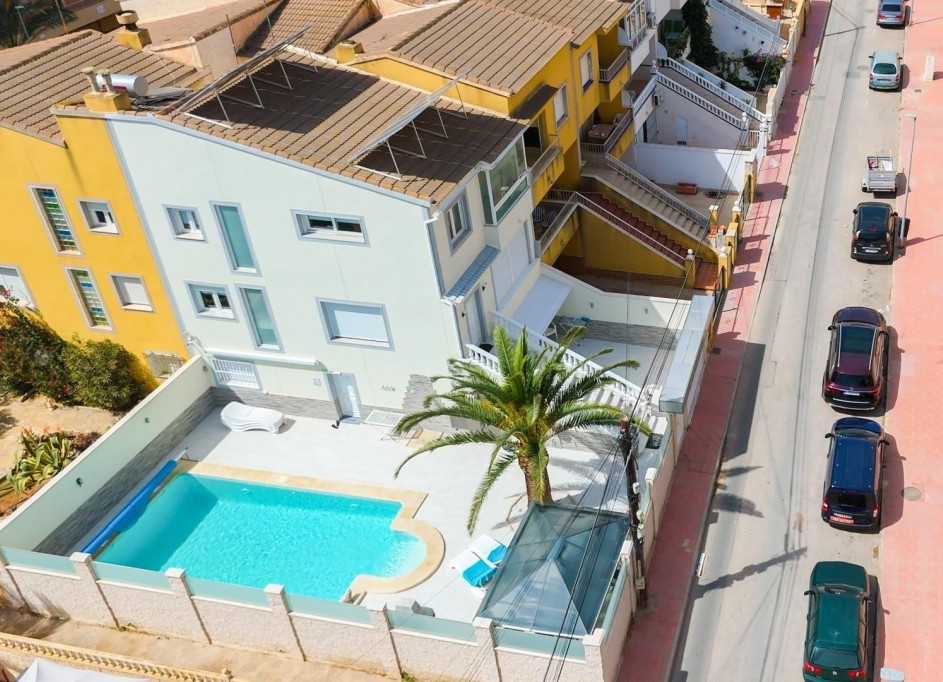 Venta - Casa de pueblo -
Torrevieja - Punta prima