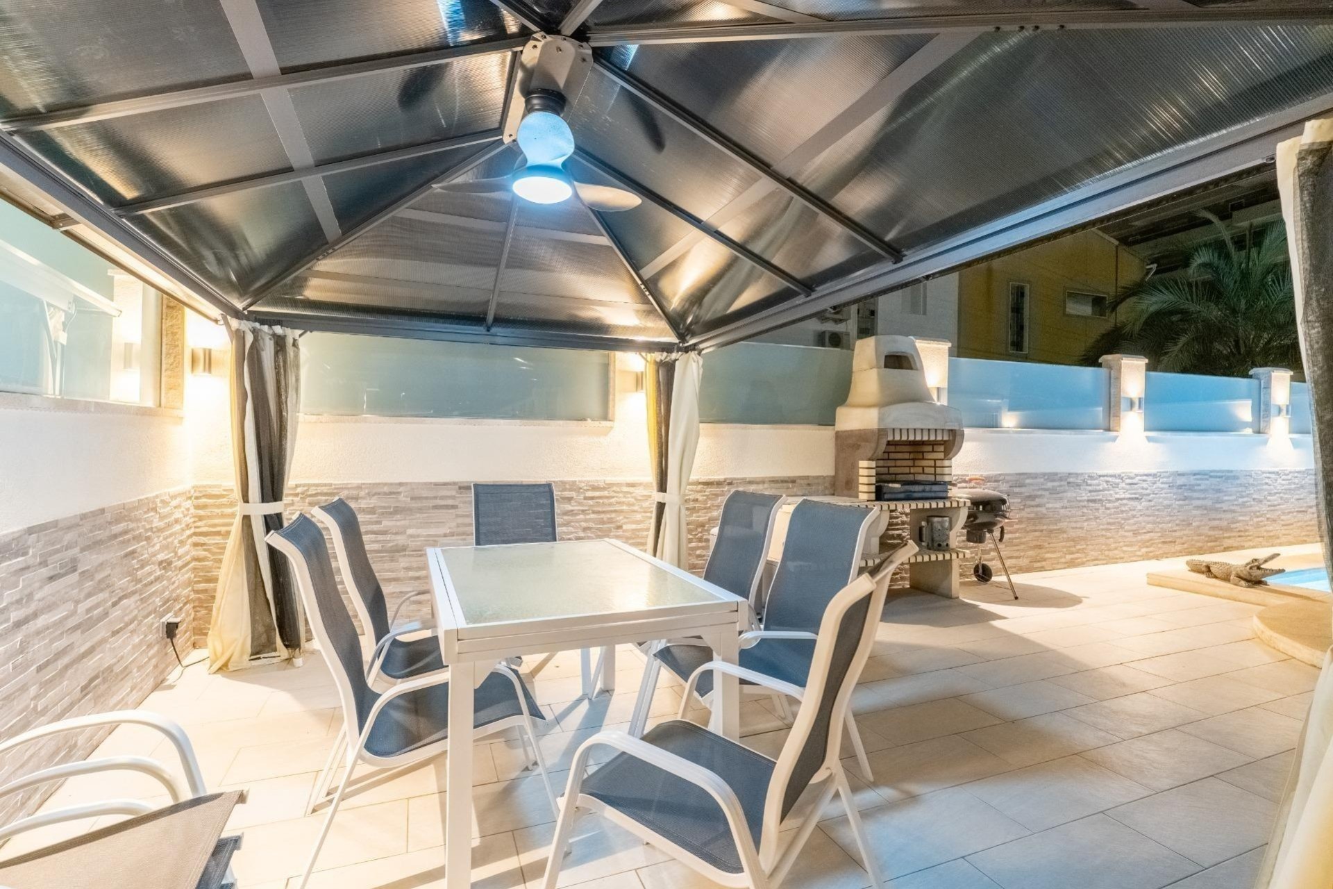 Venta - Casa de pueblo -
Torrevieja - Punta Prima