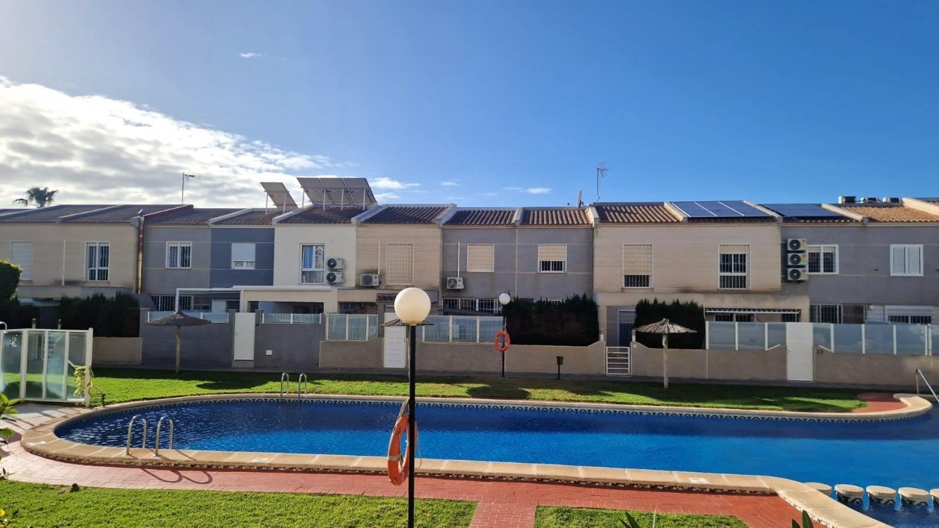 Venta - Casa de pueblo -
Torrevieja - Torreblanca