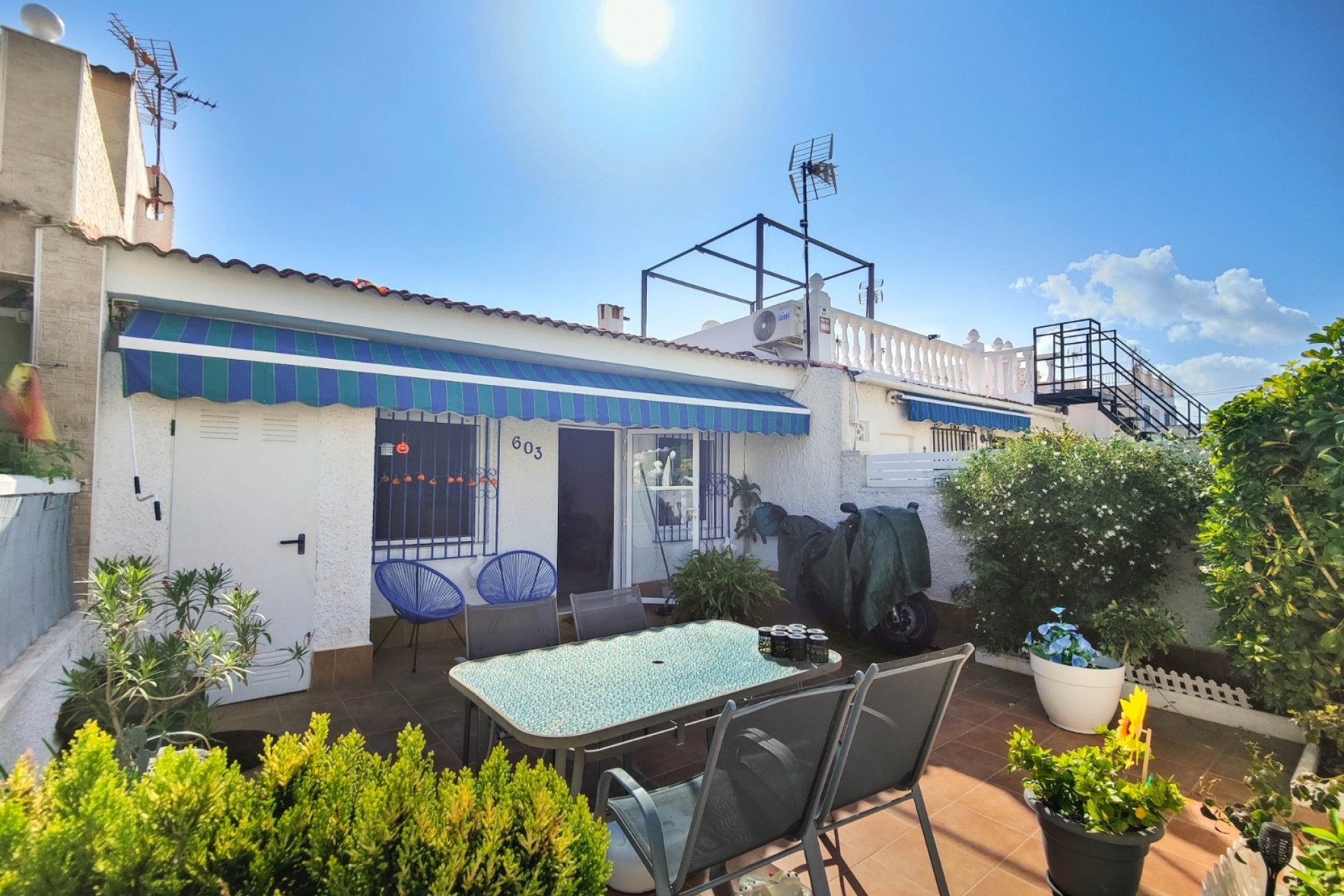 Venta - Casa de pueblo -
Torrevieja - Torreta - Salado