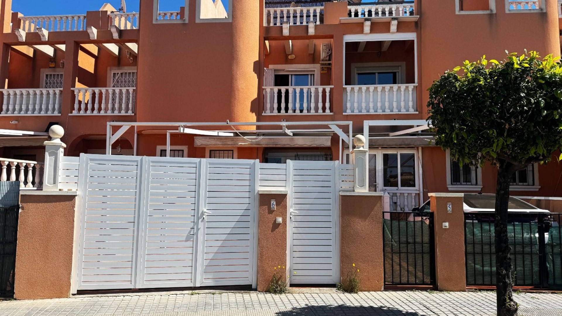 Venta - Casa de pueblo -
Torrevieja - Torrevieja Alicante