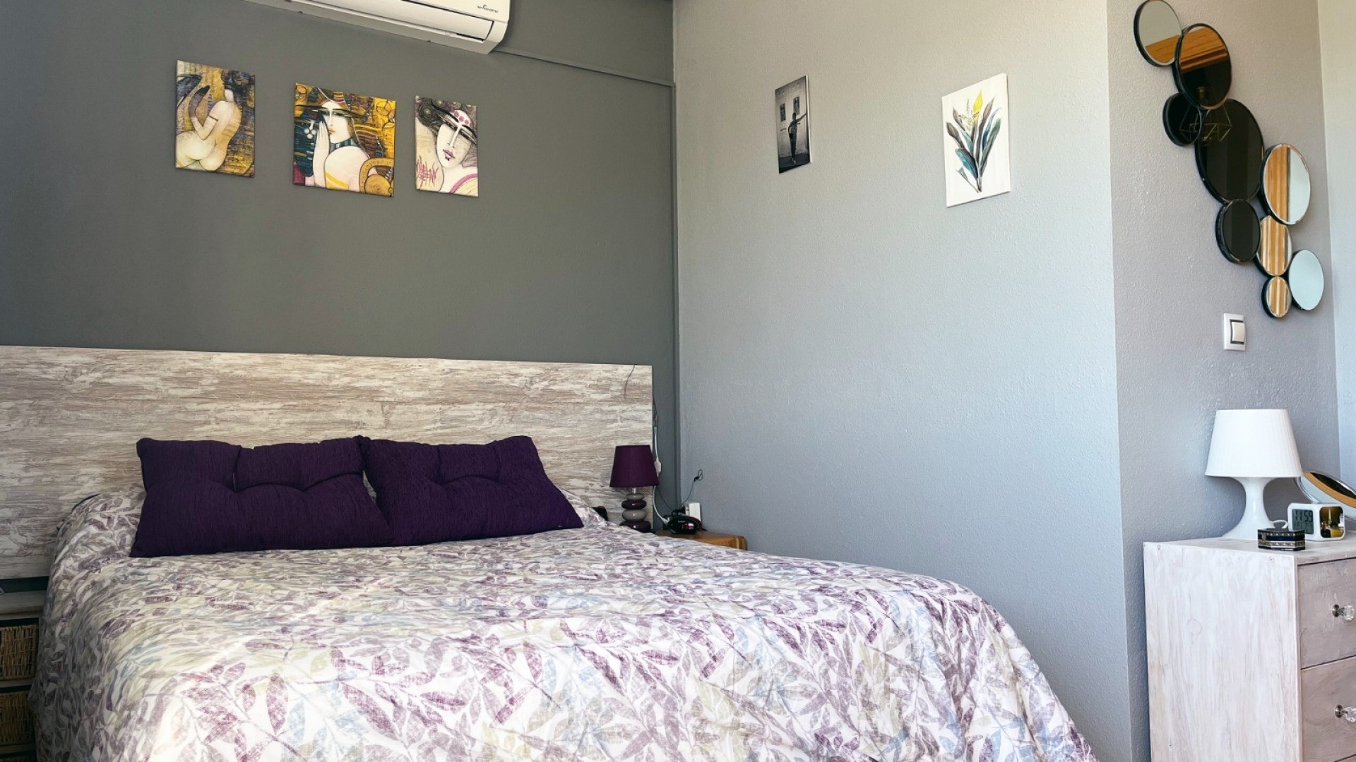 Venta - Casa de pueblo -
Torrevieja - Torrevieja Alicante