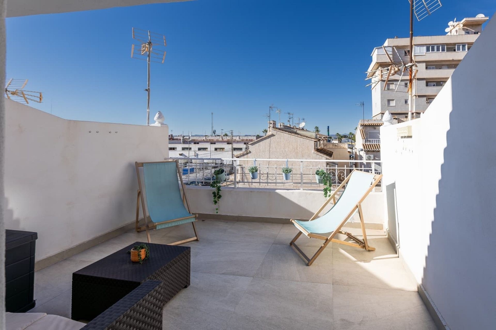 Venta - Casa de pueblo -
Torrevieja