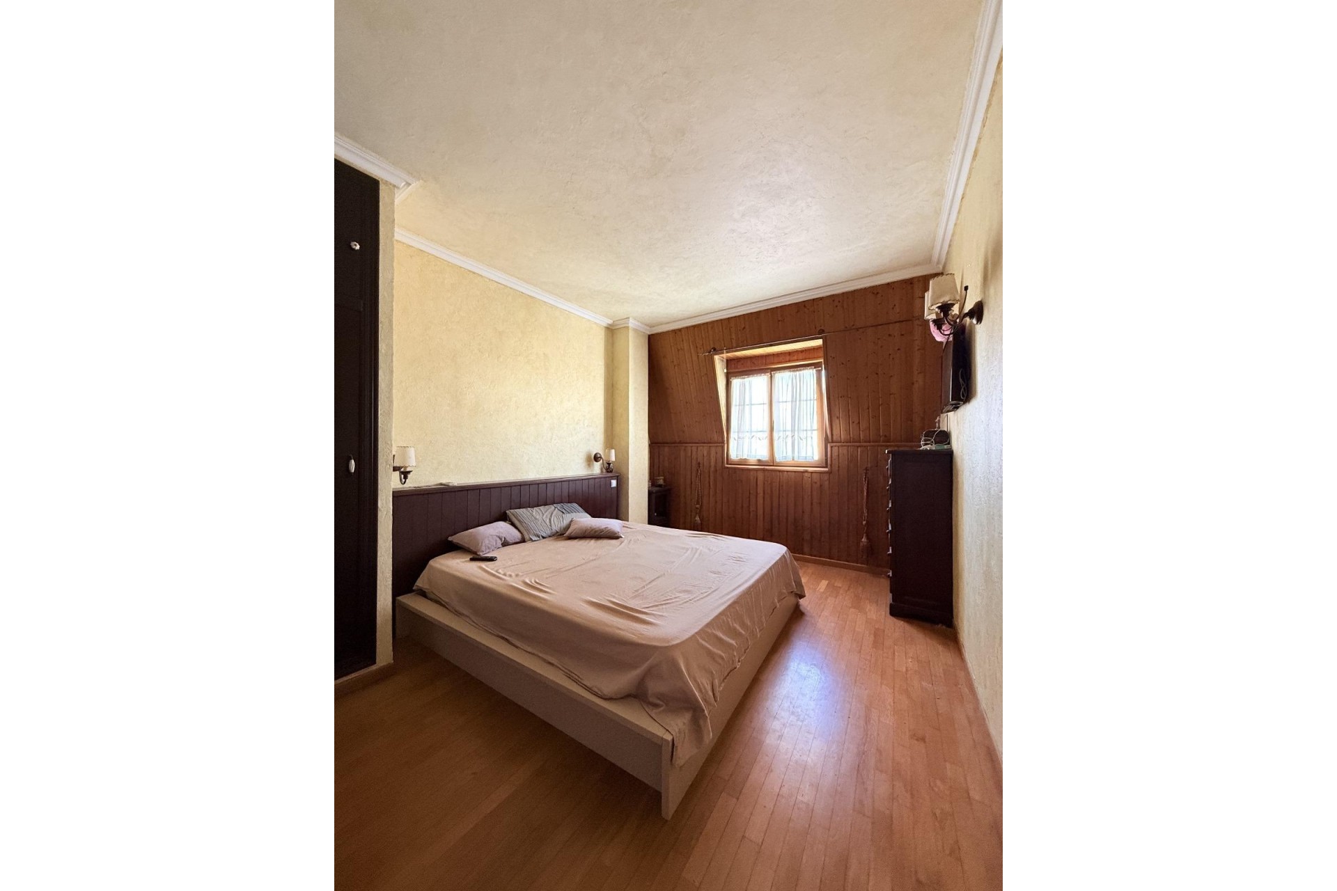 Venta - Casa de pueblo -
Torrevieja