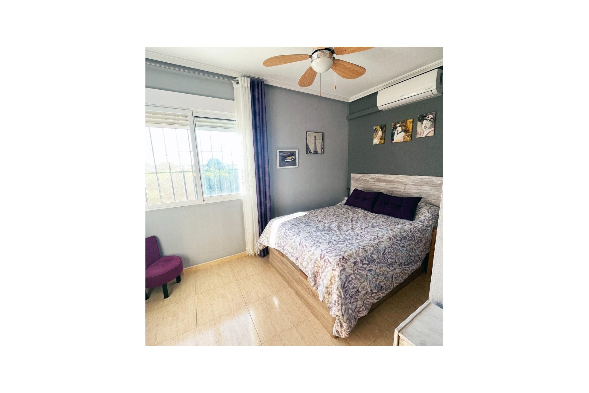 Venta - Casa de pueblo -
Torrevieja