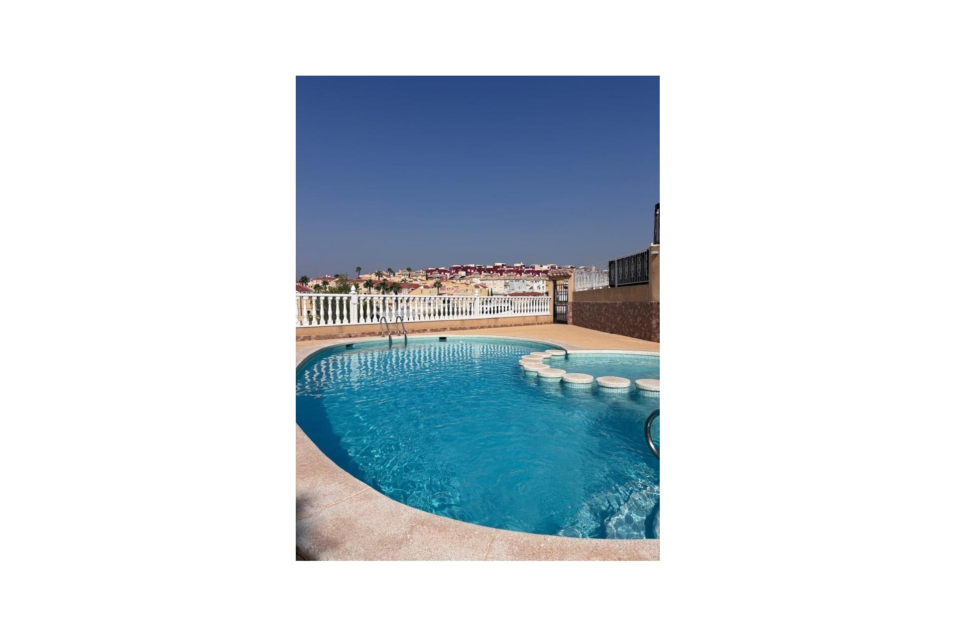 Venta - Casa de pueblo -
Villamartín - Costa Blanca