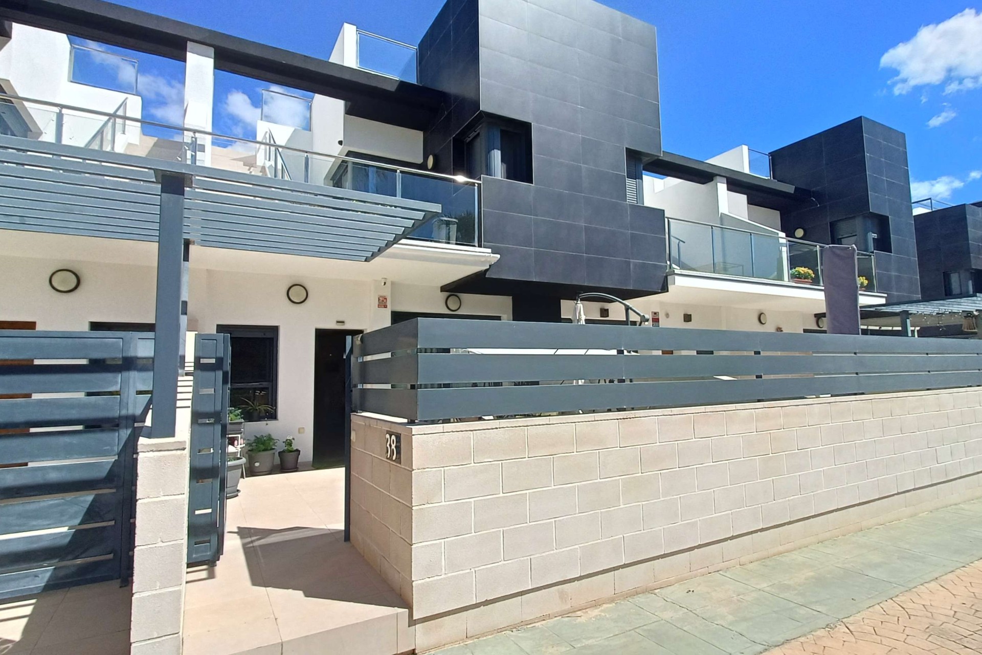 Venta - Casa de pueblo -
Villamartín - El Manantial