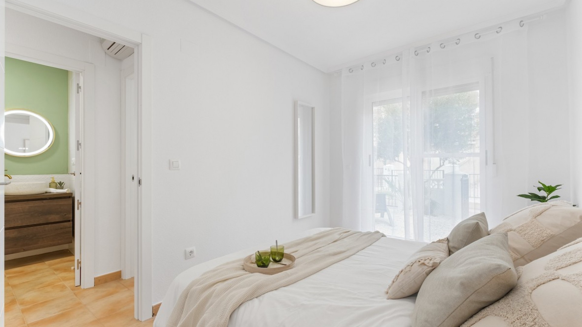 Venta - Casa de pueblo -
Villamartín - Monte Golf