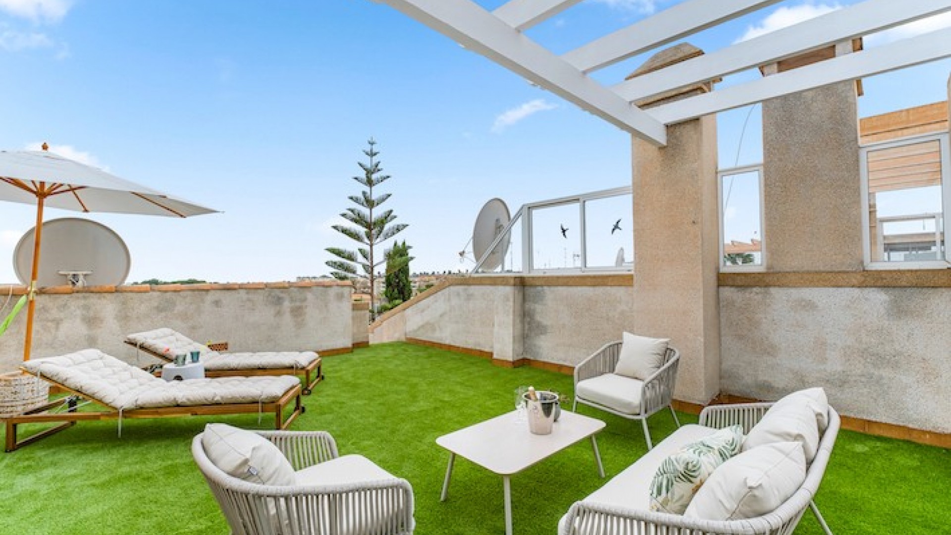 Venta - Casa de pueblo -
Villamartín - Monte Golf