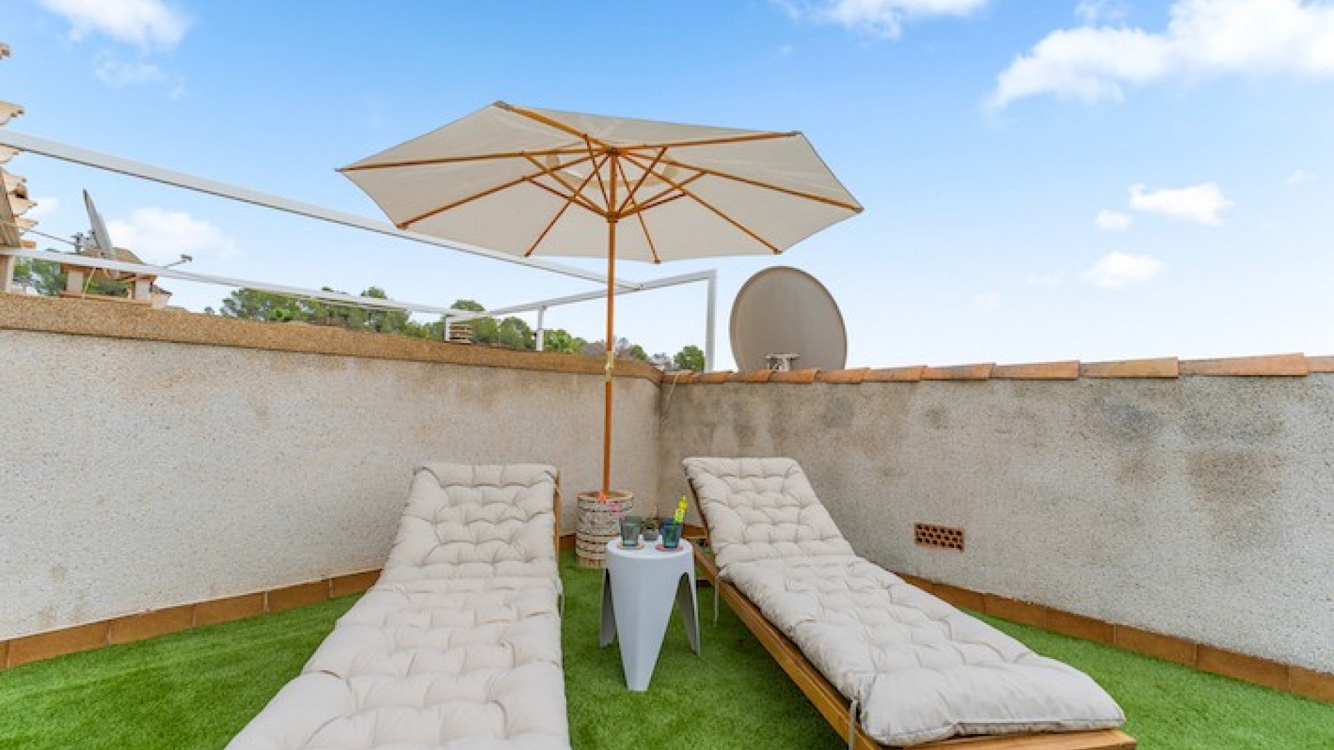 Venta - Casa de pueblo -
Villamartín - Monte Golf