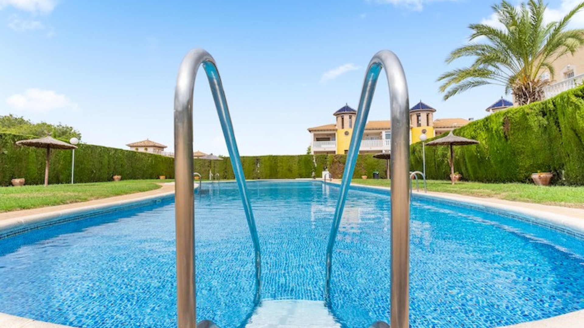 Venta - Casa de pueblo -
Villamartín - Monte Golf