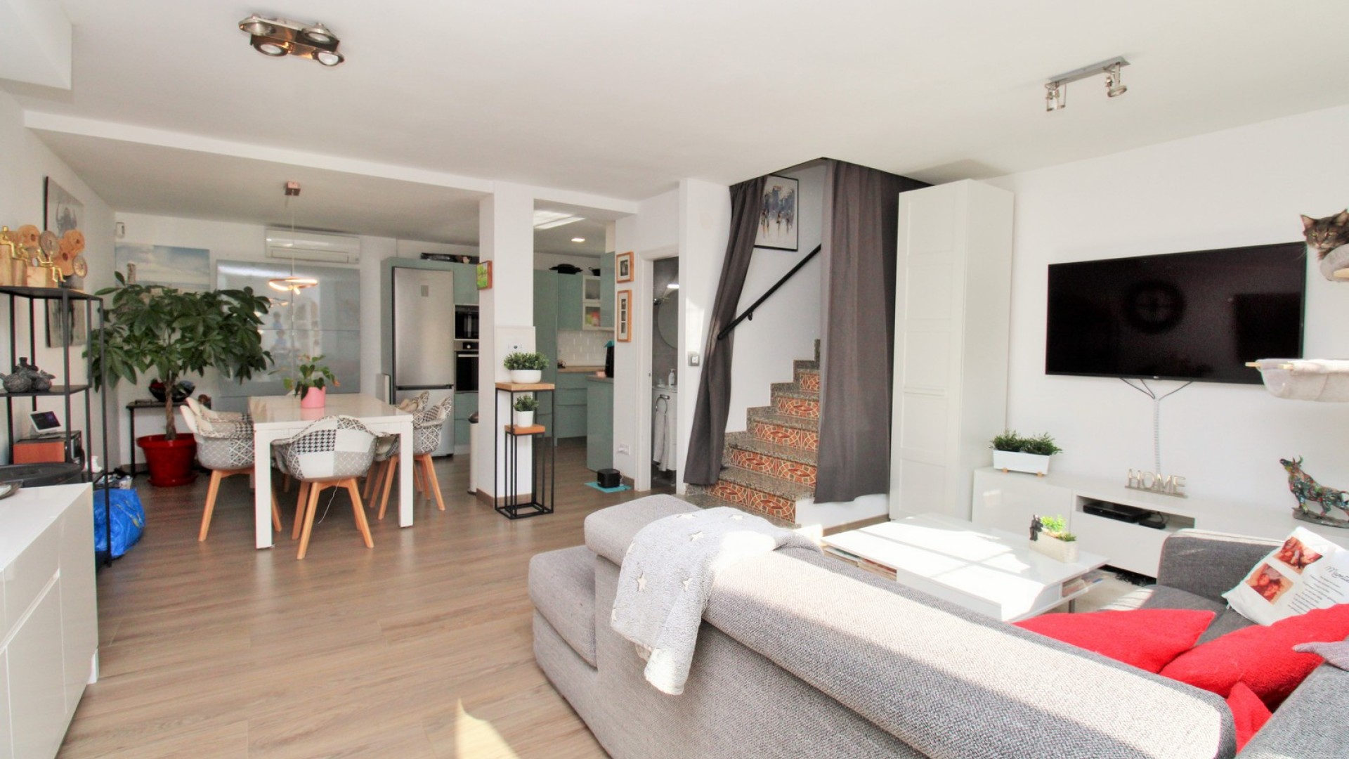 Venta - Casa de pueblo -
Villamartín