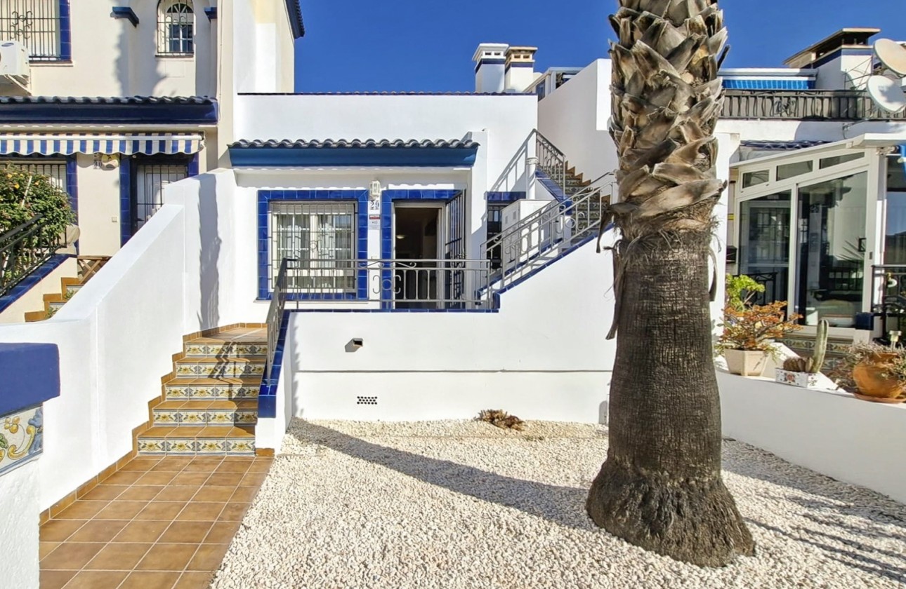 Venta - Casa de pueblo -
Villamartín