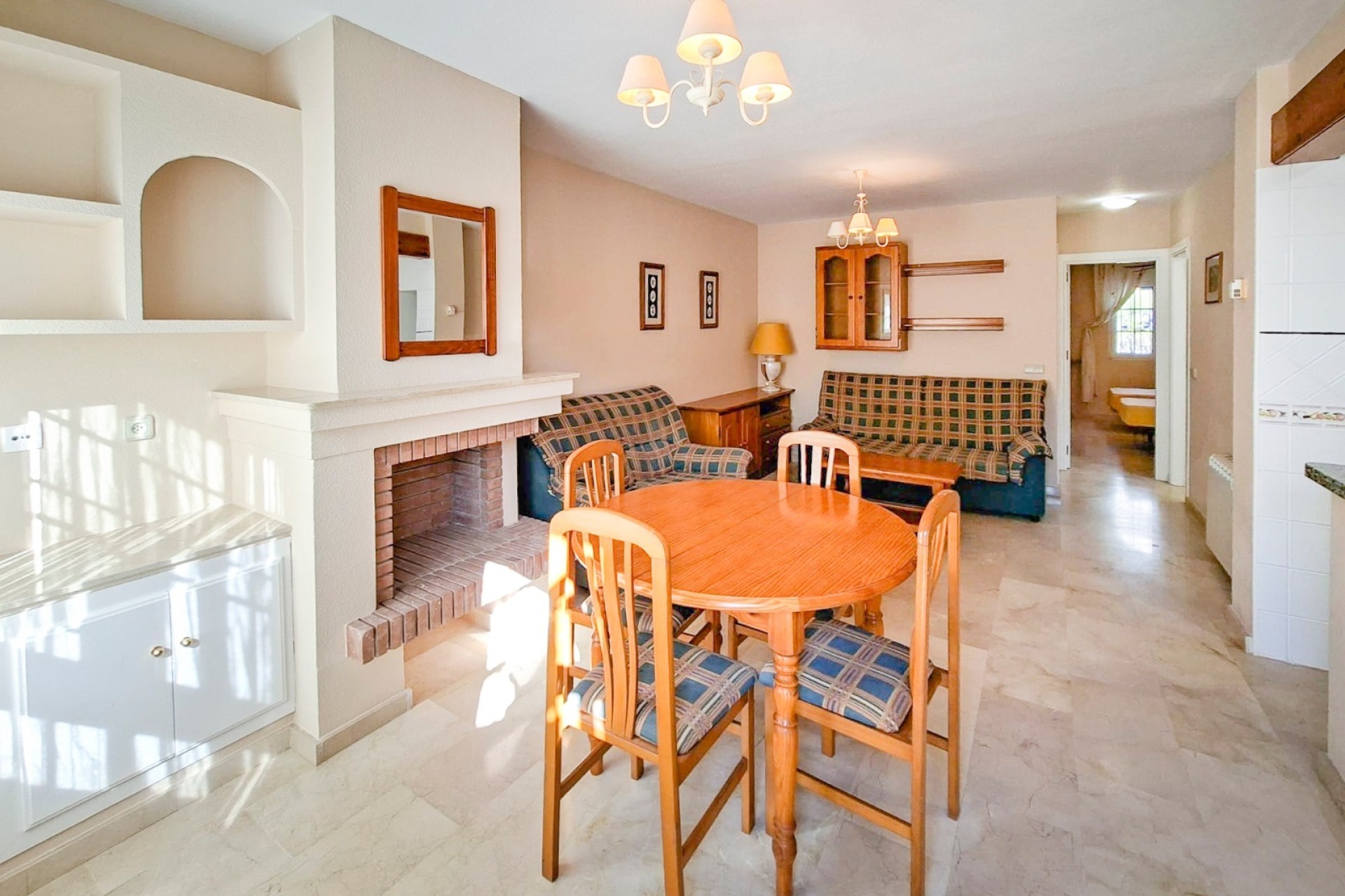 Venta - Casa de pueblo -
Villamartín