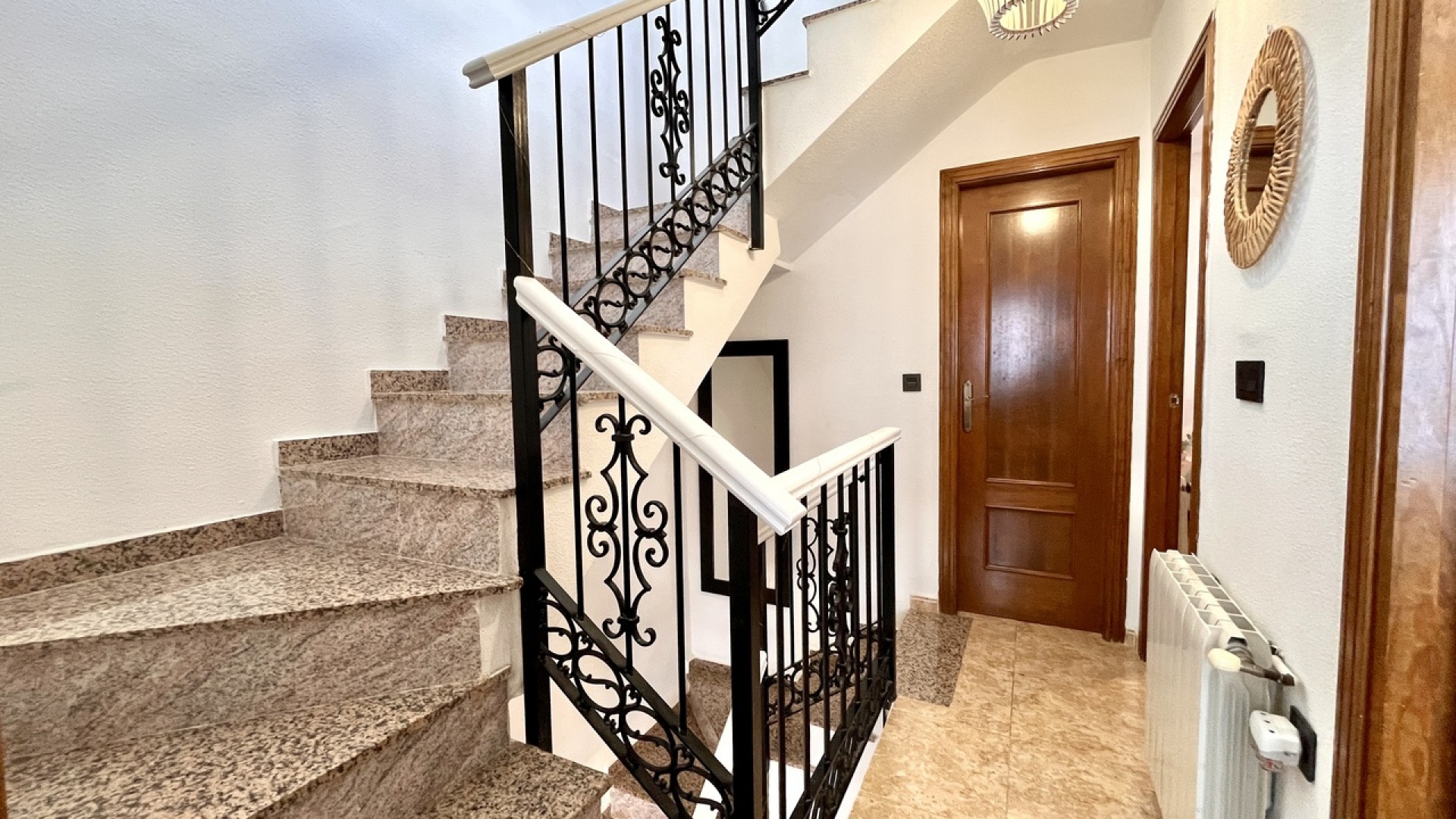 Venta - Casa de pueblo -
Villamartín