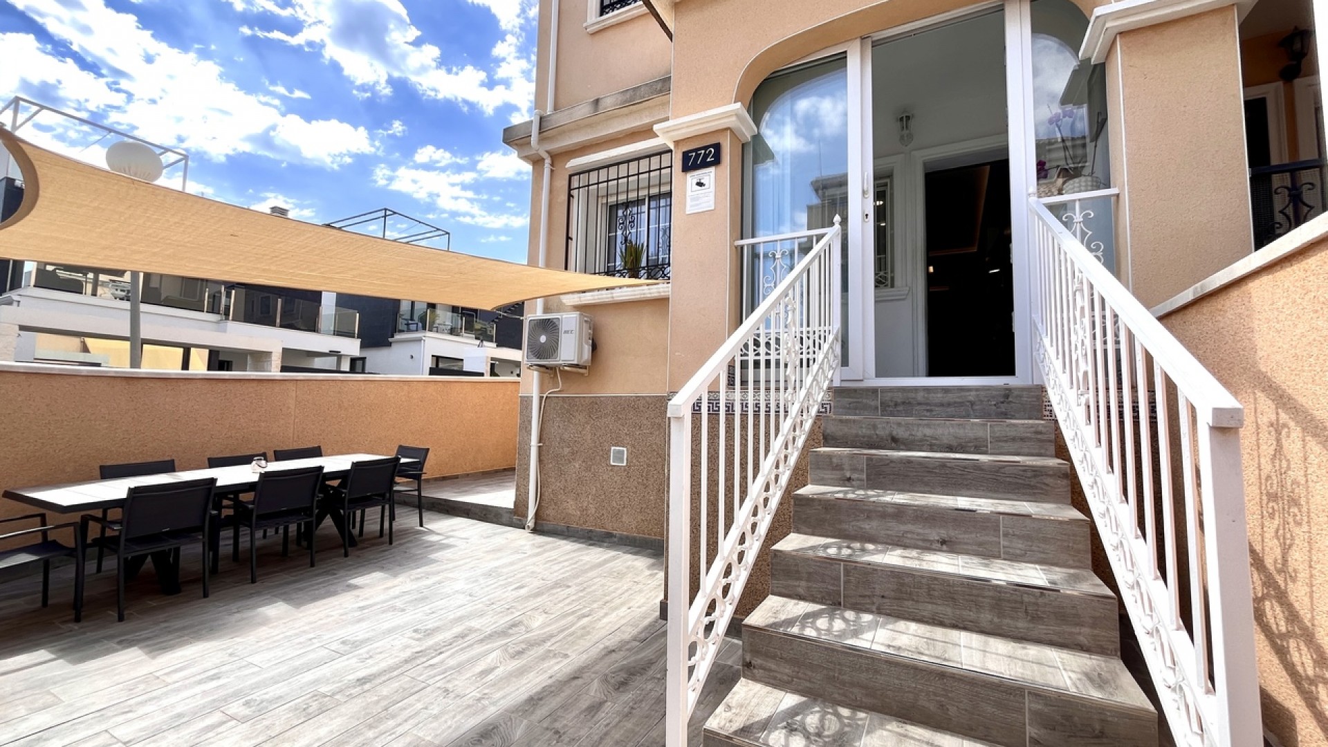 Venta - Casa de pueblo -
Villamartín