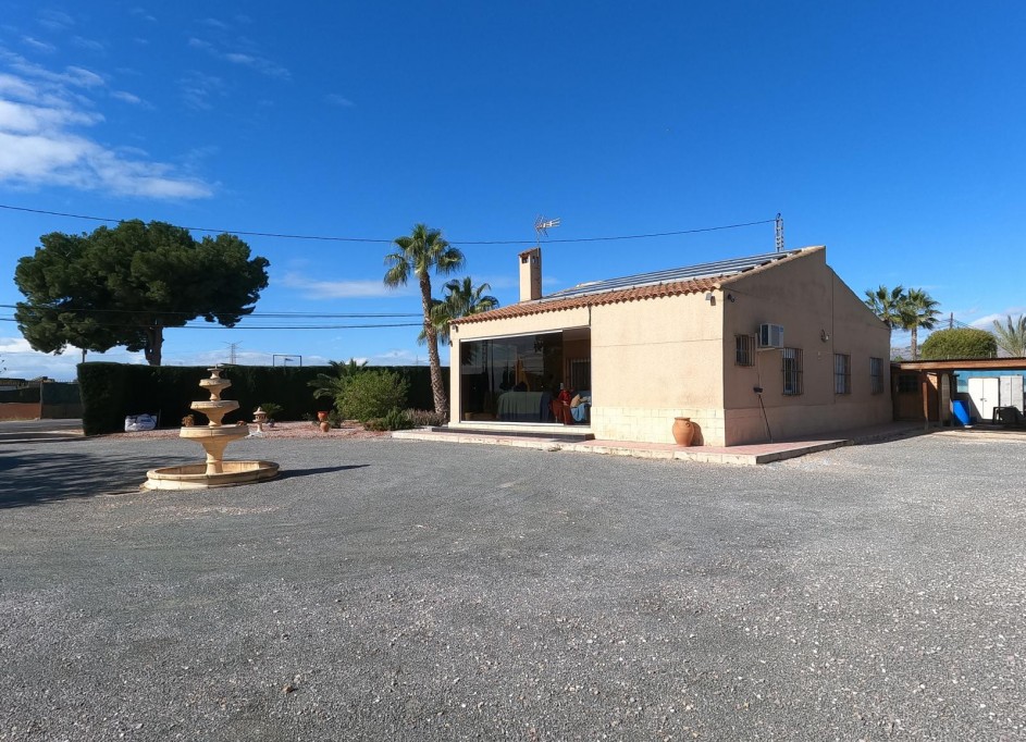 Venta - Chalet Independiente -
Albatera