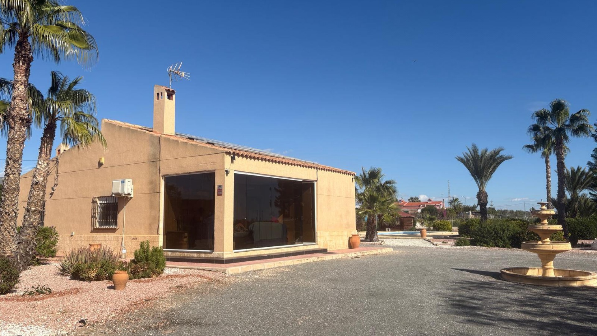 Venta - Chalet Independiente -
Albatera