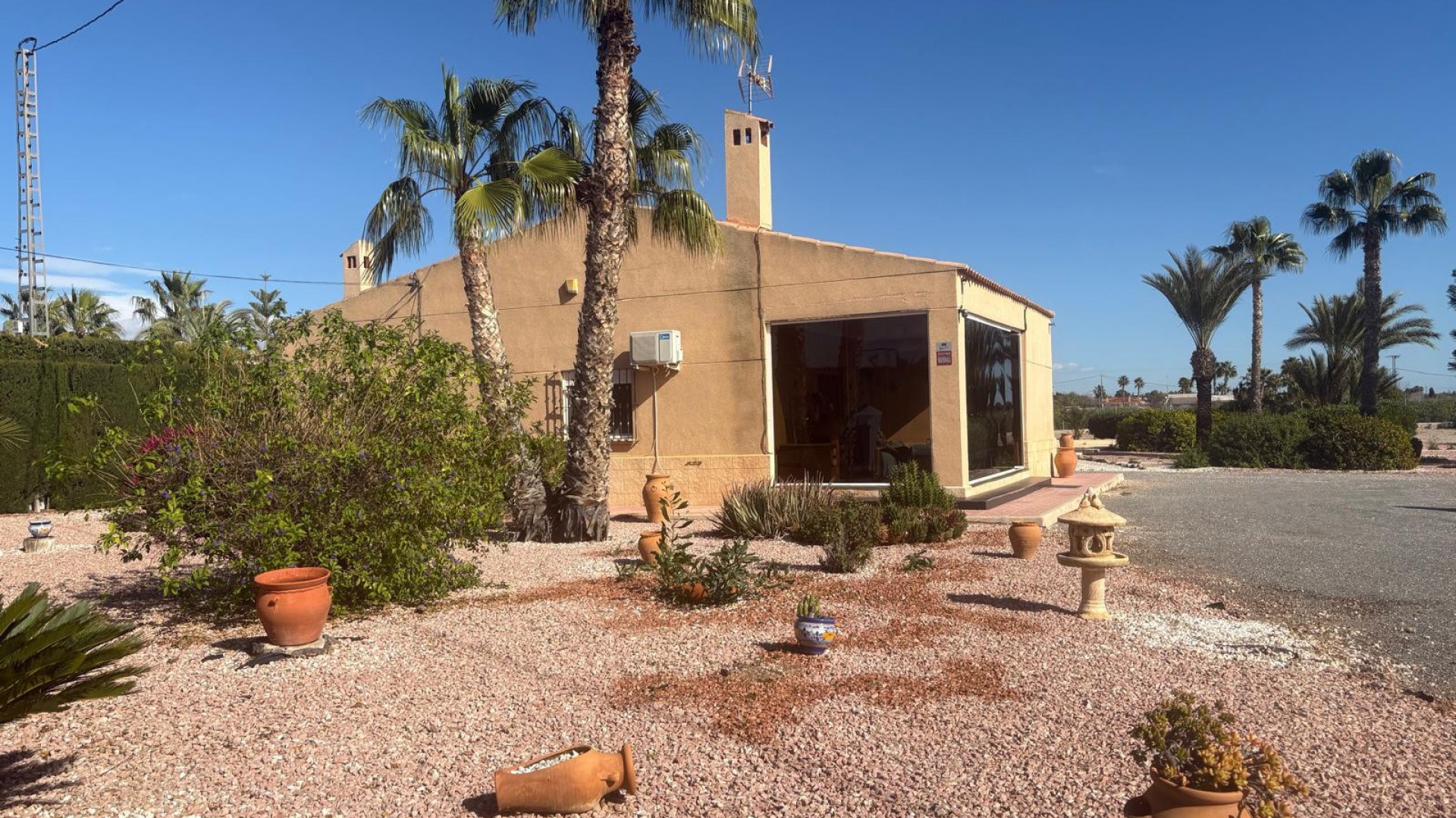 Venta - Chalet Independiente -
Albatera