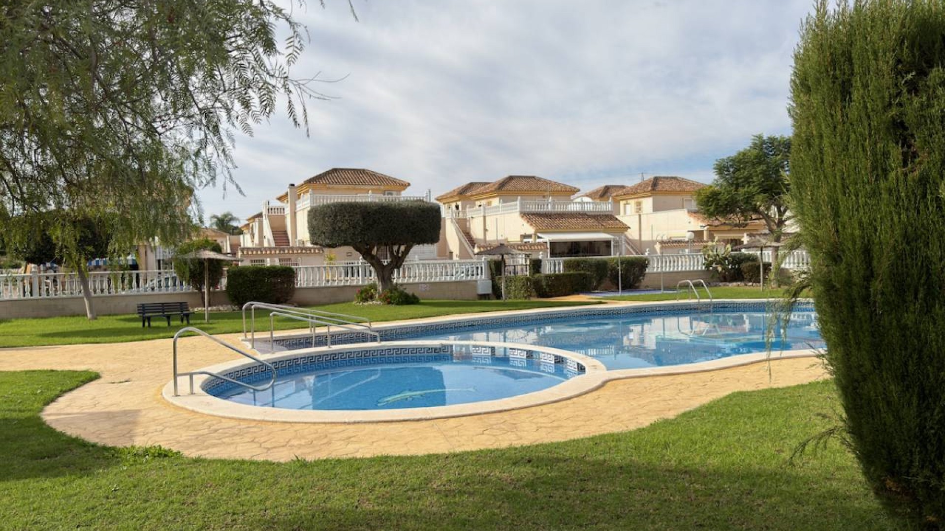 Venta - Chalet Independiente -
Algorfa - Lo Crispin