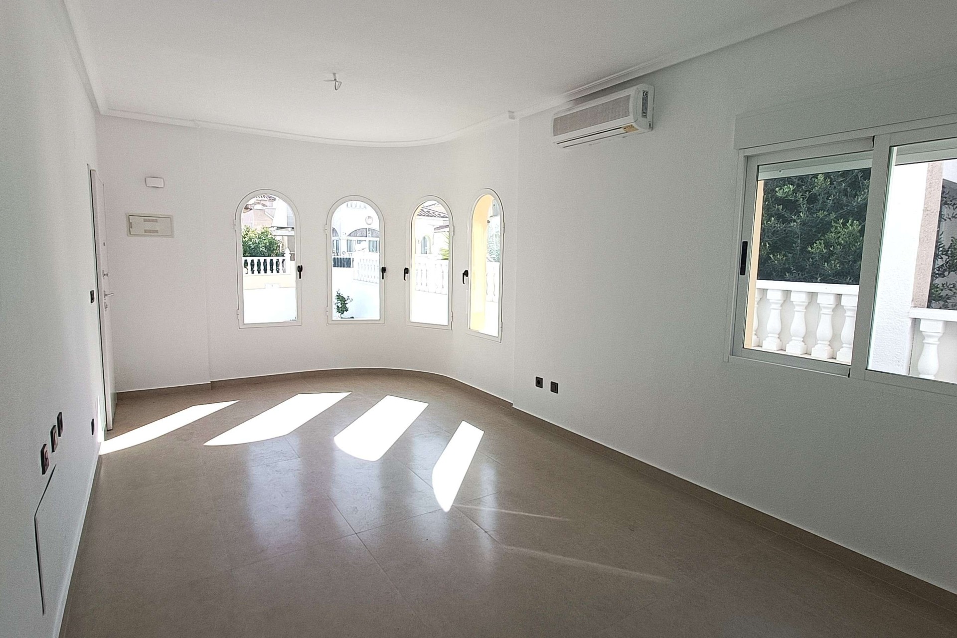 Venta - Chalet Independiente -
Algorfa - Lo Crispin