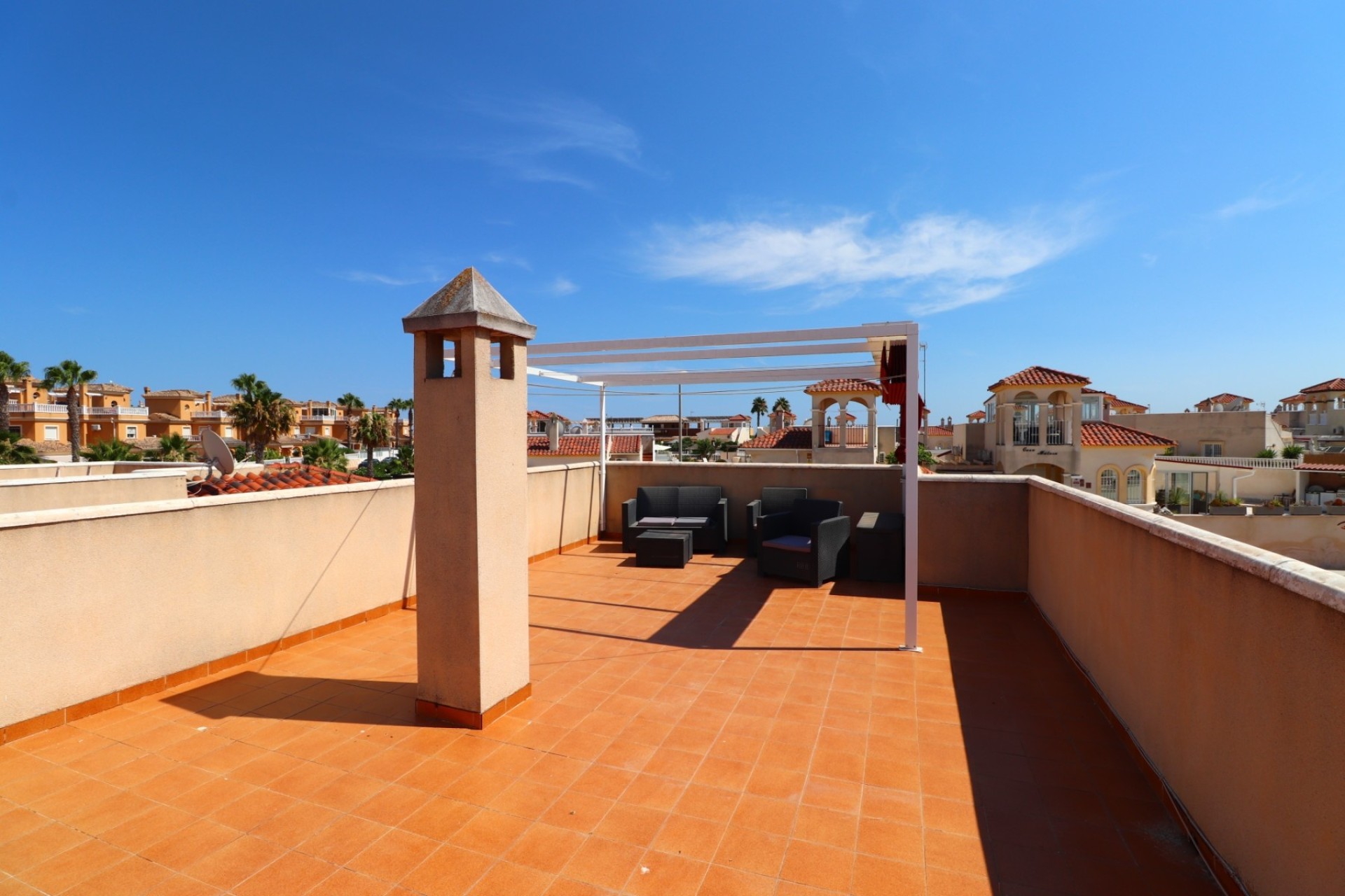 Venta - Chalet Independiente -
Algorfa - Lo Crispin