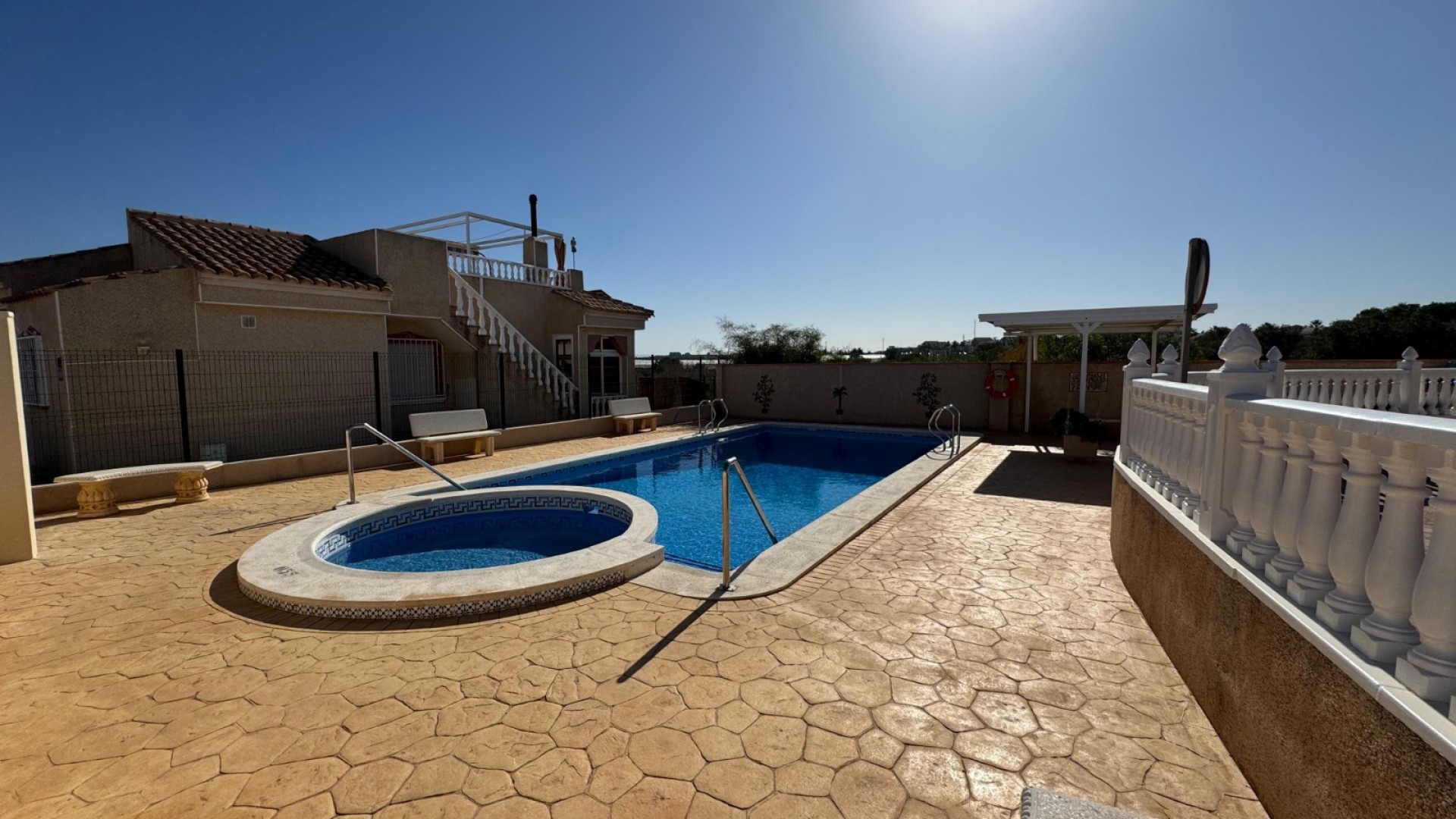 Venta - Chalet Independiente -
Algorfa - Montemar