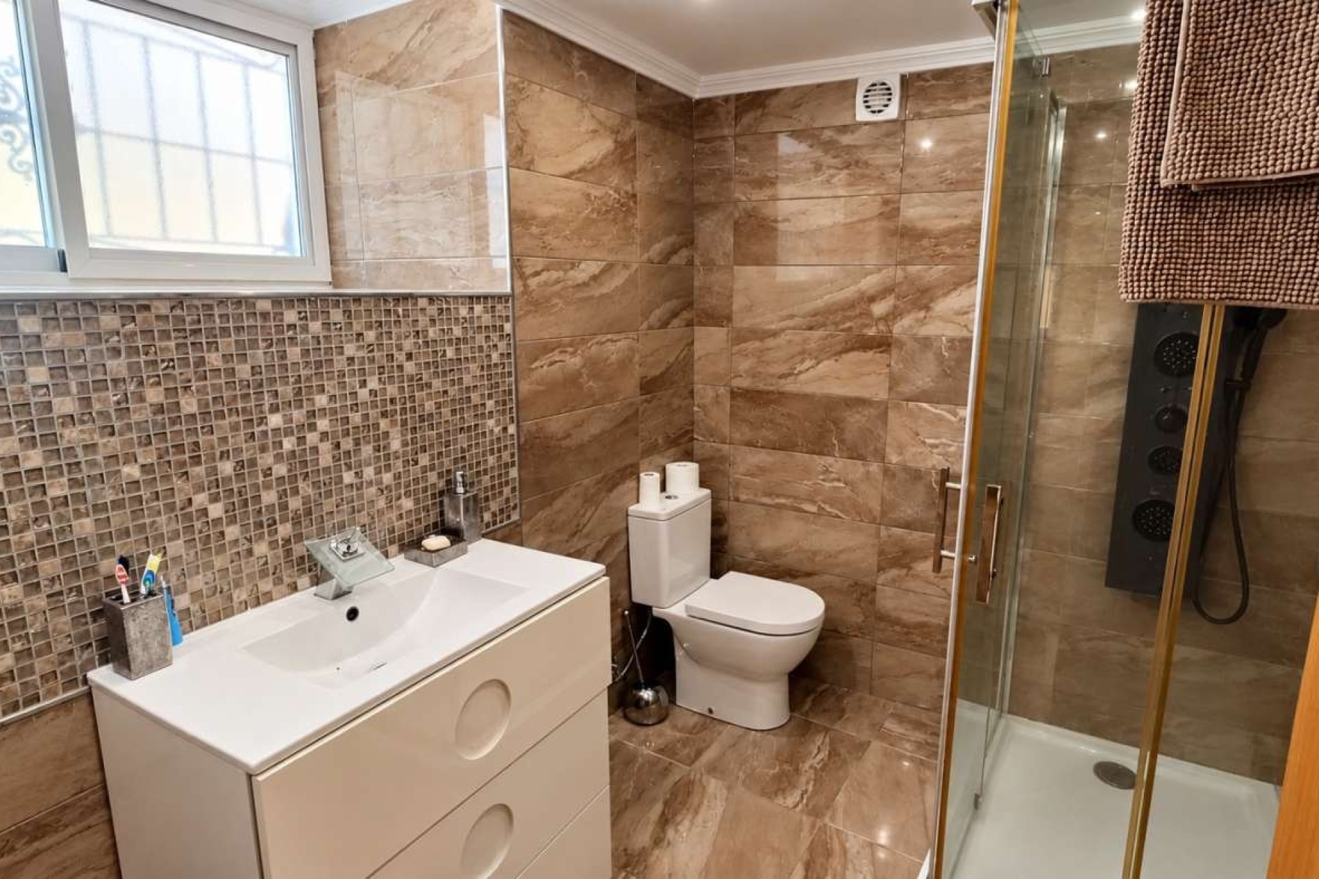 Venta - Chalet Independiente -
Algorfa - Montemar
