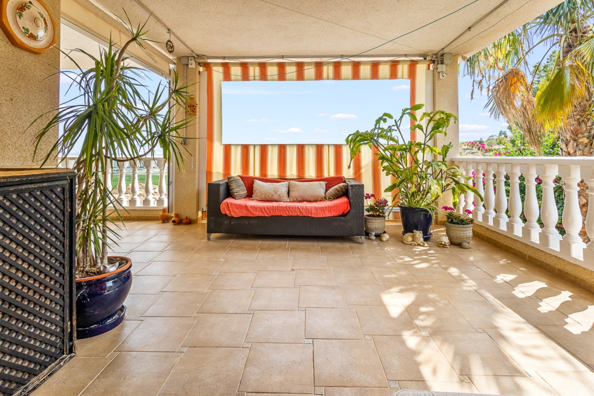 Venta - Chalet Independiente -
Algorfa