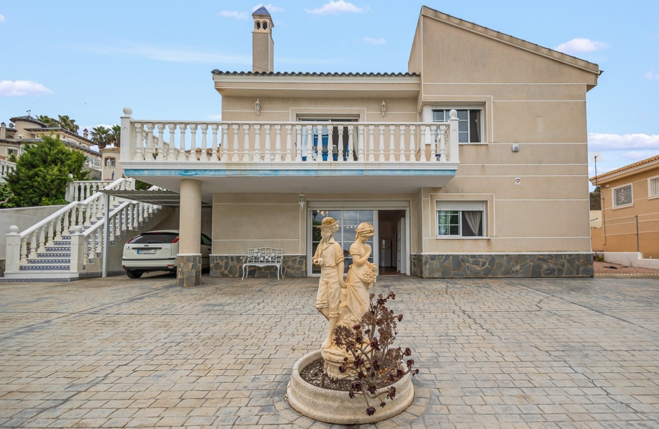 Venta - Chalet Independiente -
Algorfa