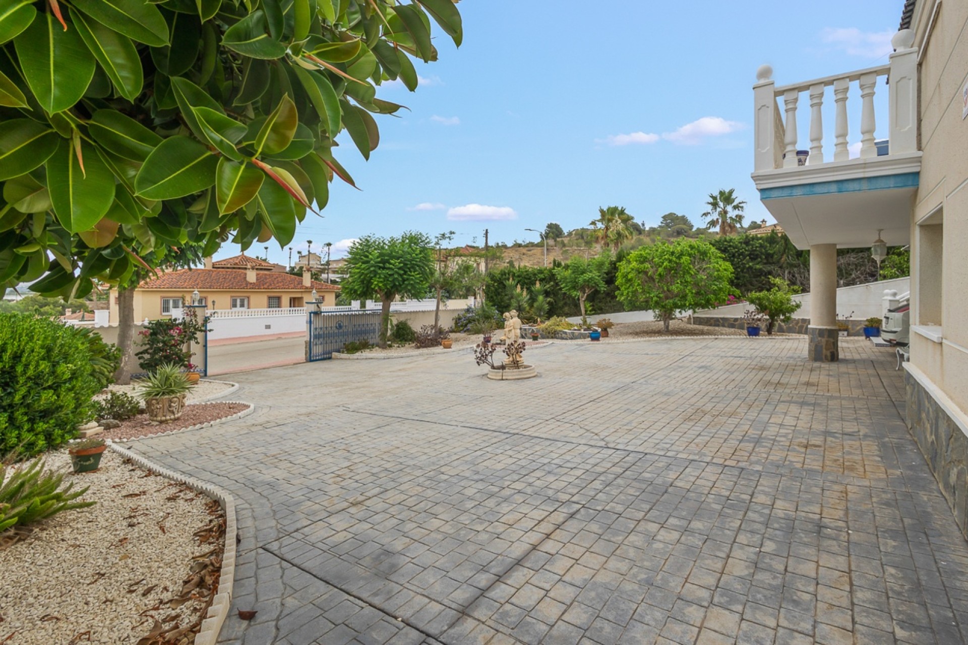 Venta - Chalet Independiente -
Algorfa