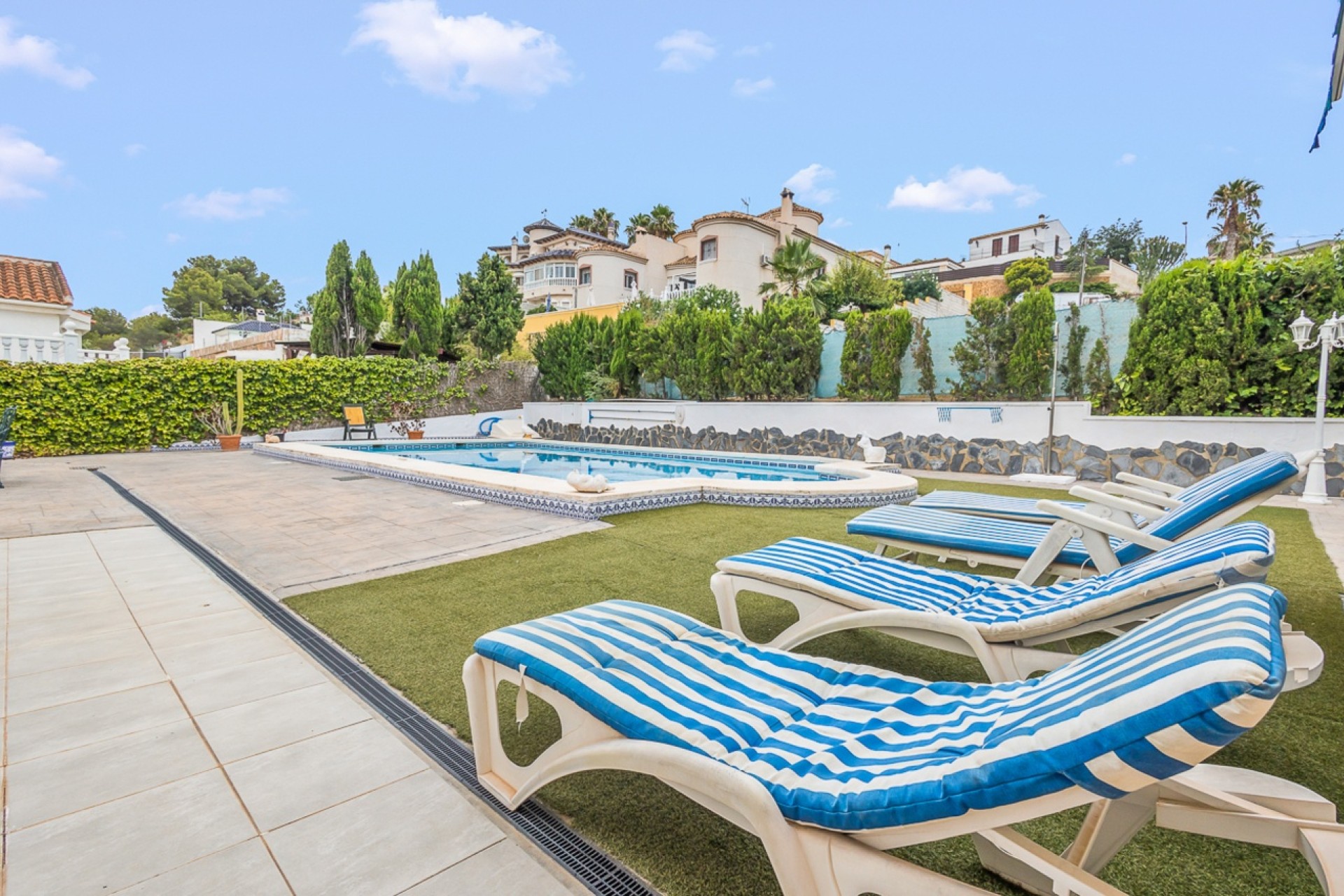 Venta - Chalet Independiente -
Algorfa