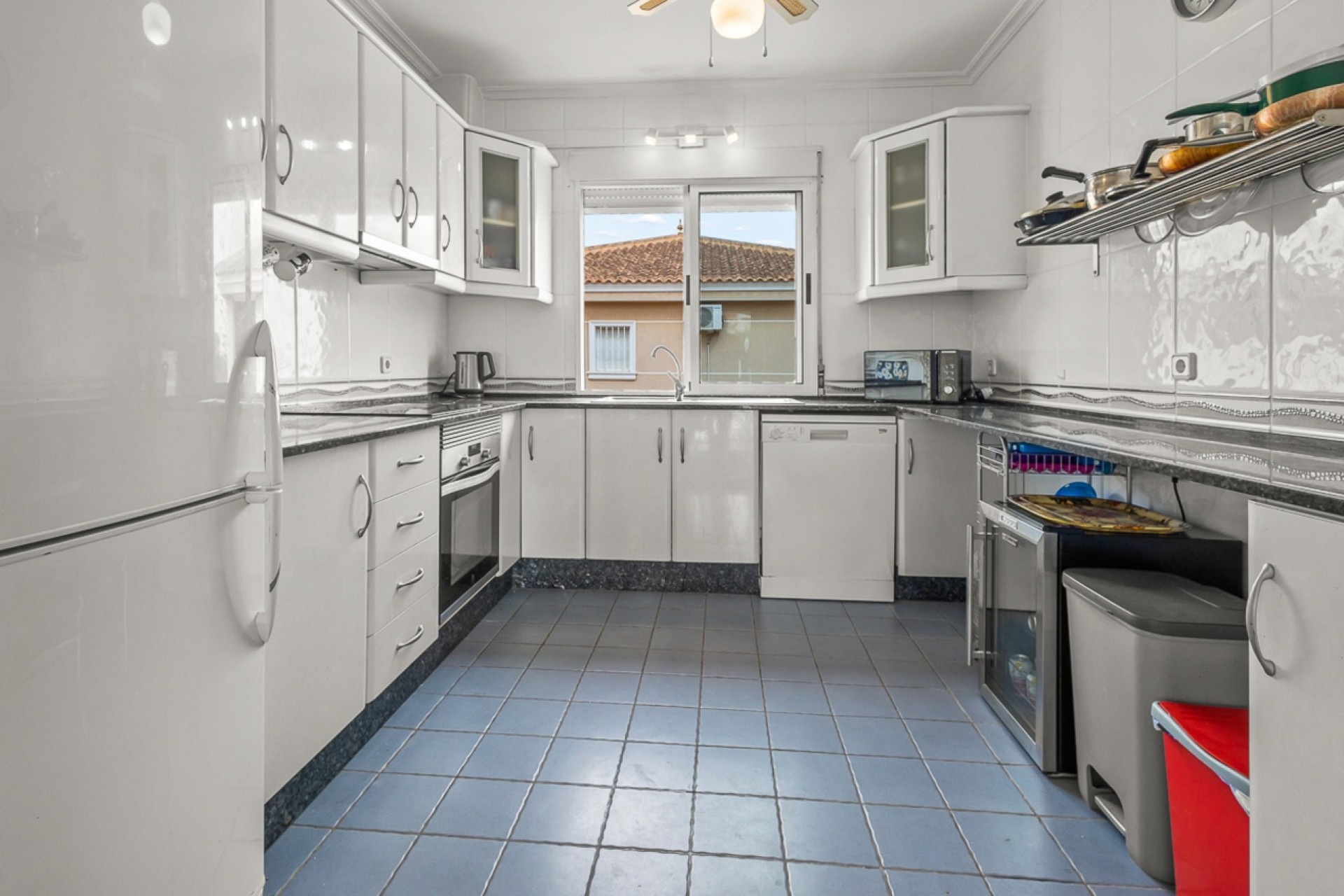 Venta - Chalet Independiente -
Algorfa