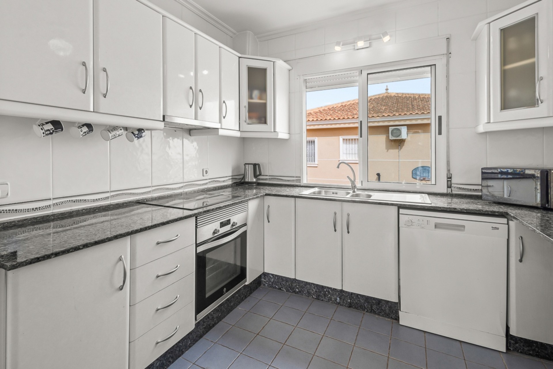 Venta - Chalet Independiente -
Algorfa