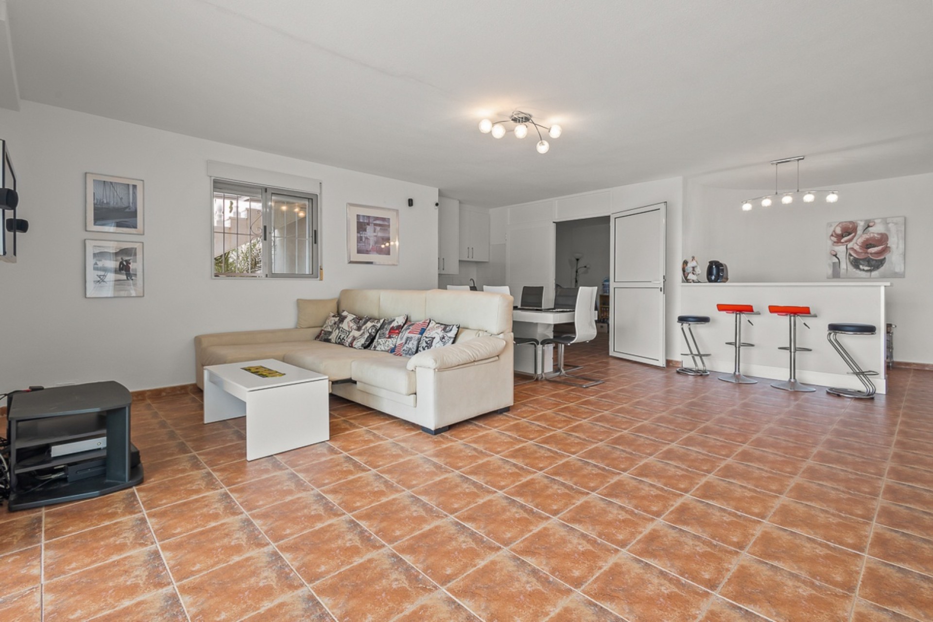 Venta - Chalet Independiente -
Algorfa