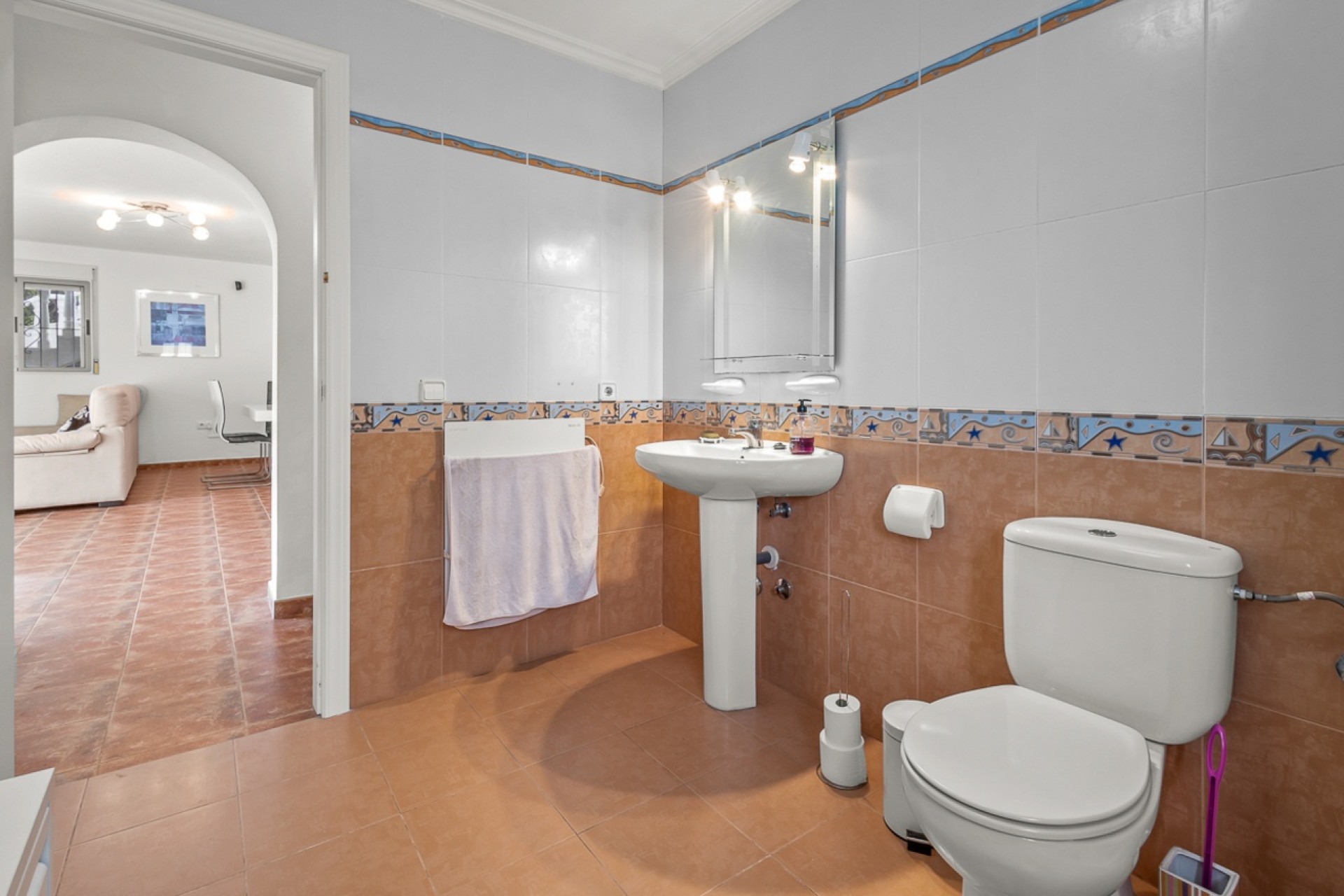 Venta - Chalet Independiente -
Algorfa