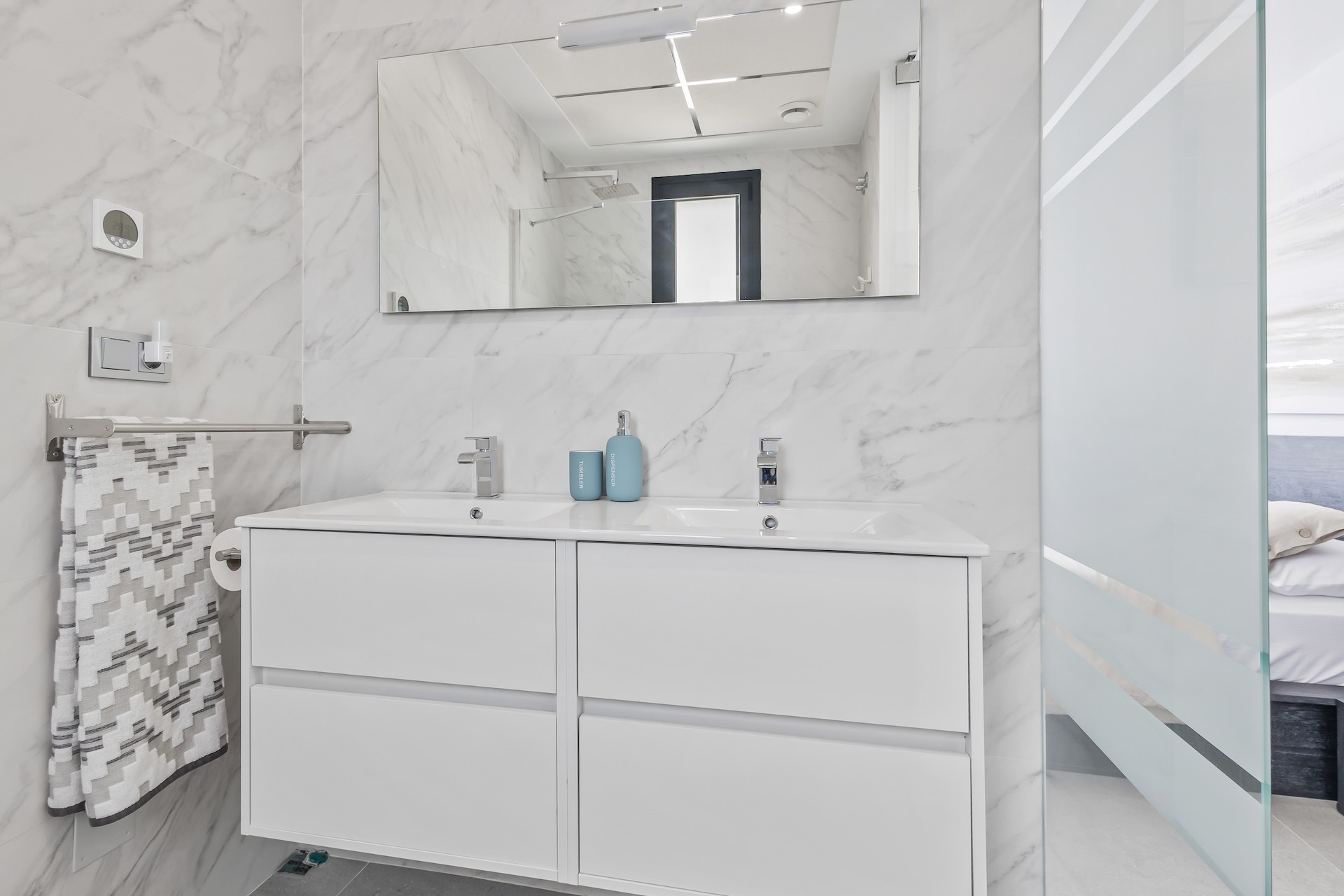 Venta - Chalet Independiente -
Algorfa