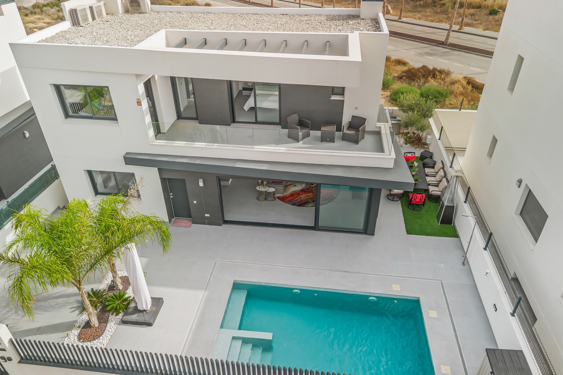 Venta - Chalet Independiente -
Algorfa