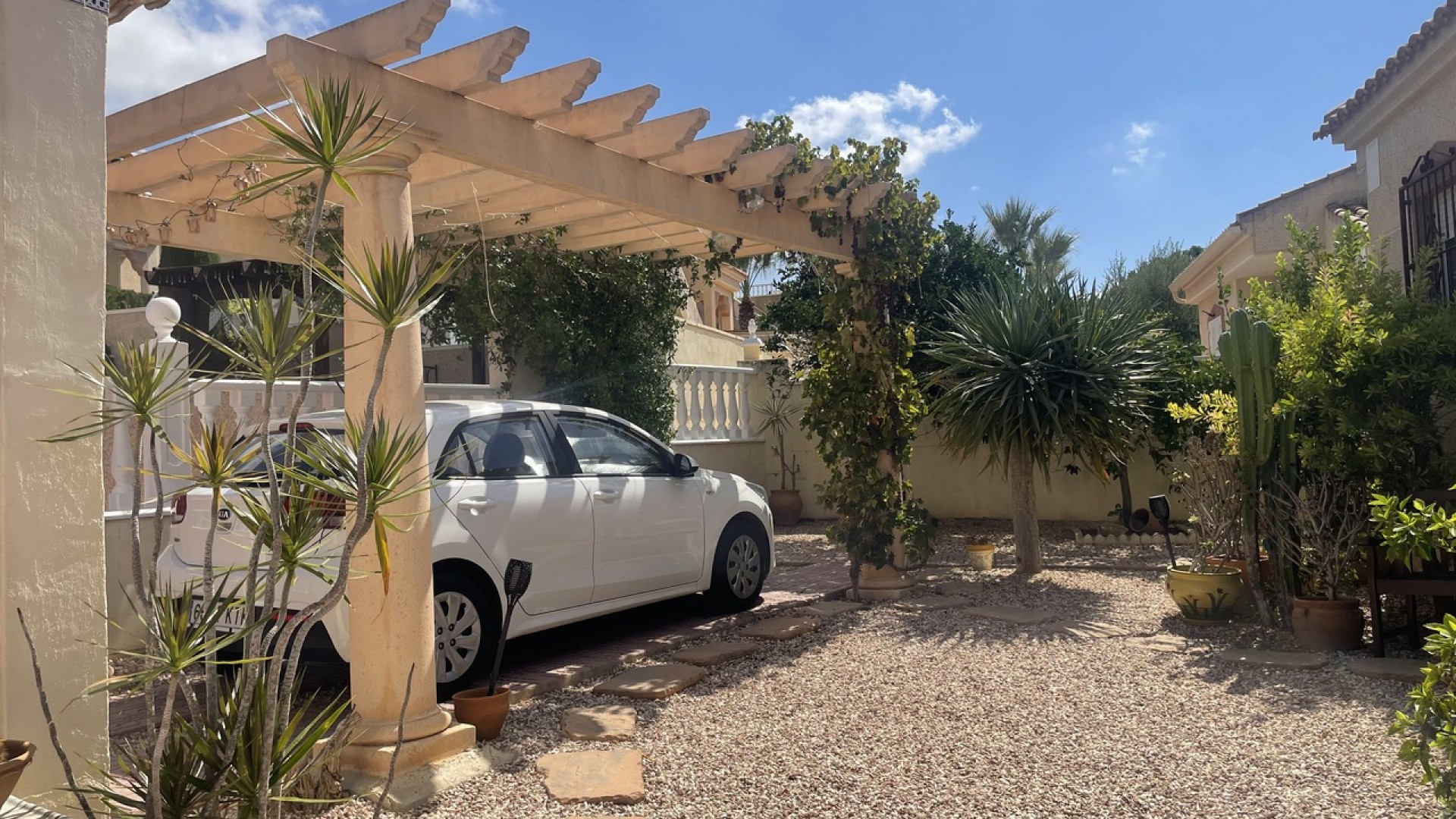 Venta - Chalet Independiente -
Algorfa