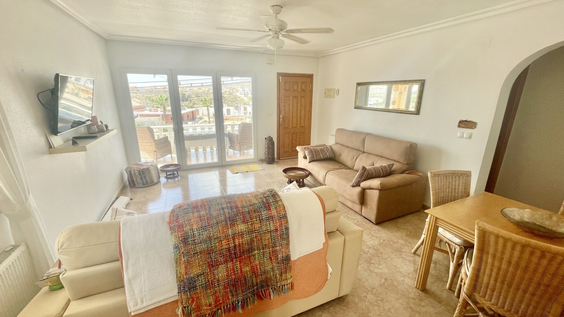 Venta - Chalet Independiente -
Algorfa