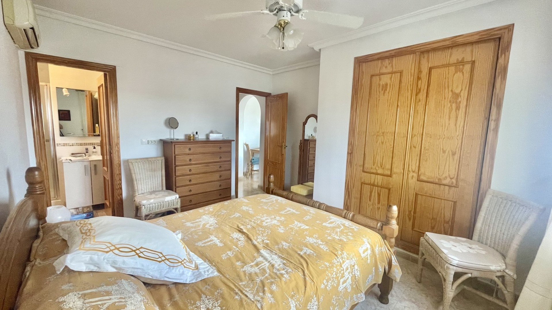 Venta - Chalet Independiente -
Algorfa