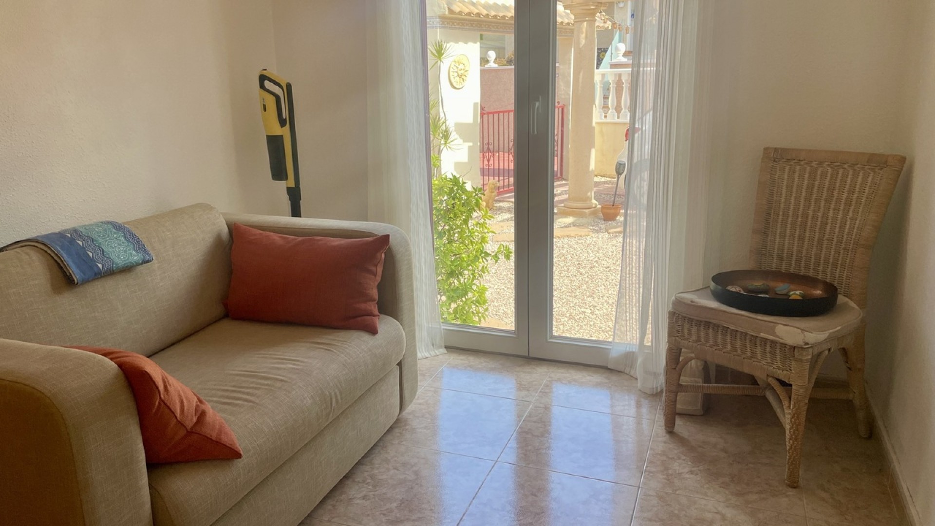 Venta - Chalet Independiente -
Algorfa