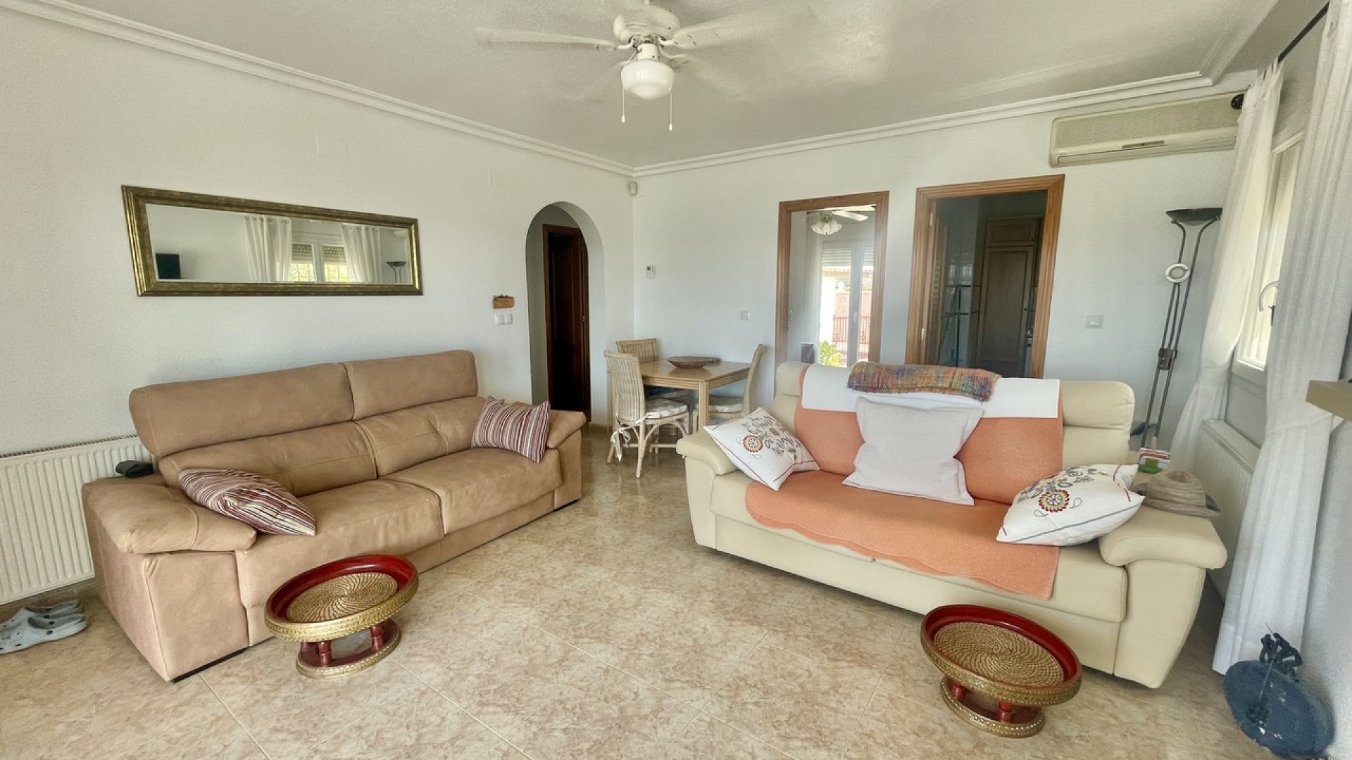 Venta - Chalet Independiente -
Algorfa