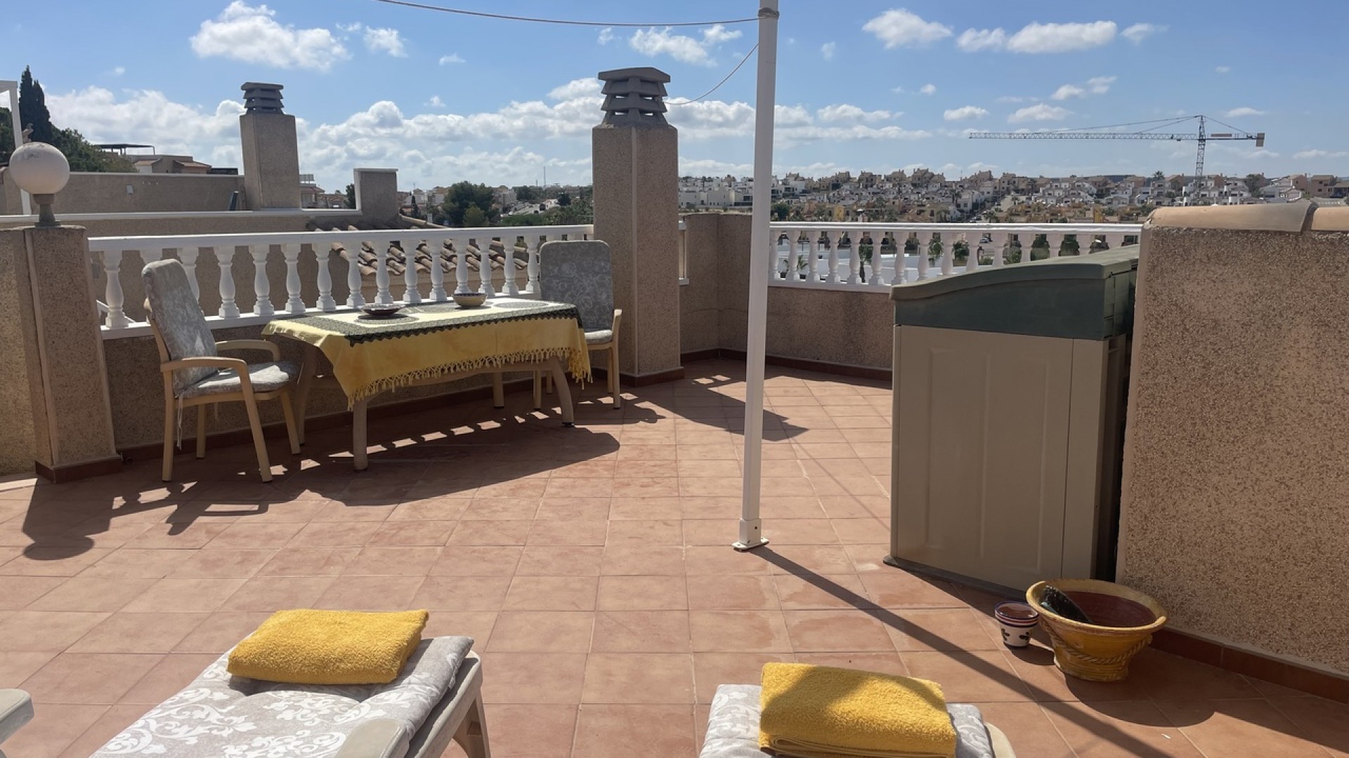 Venta - Chalet Independiente -
Algorfa