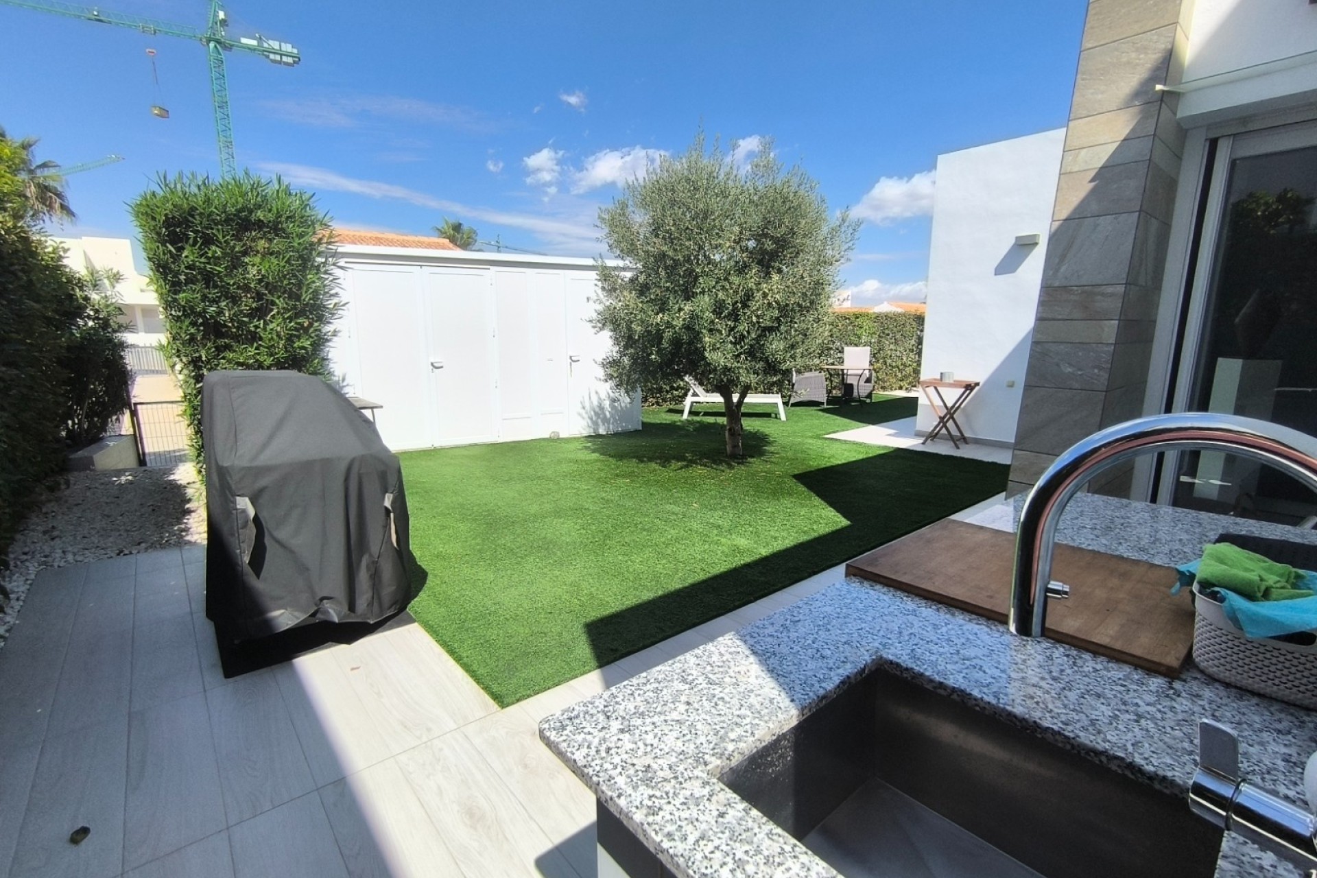 Venta - Chalet Independiente -
Algorfa