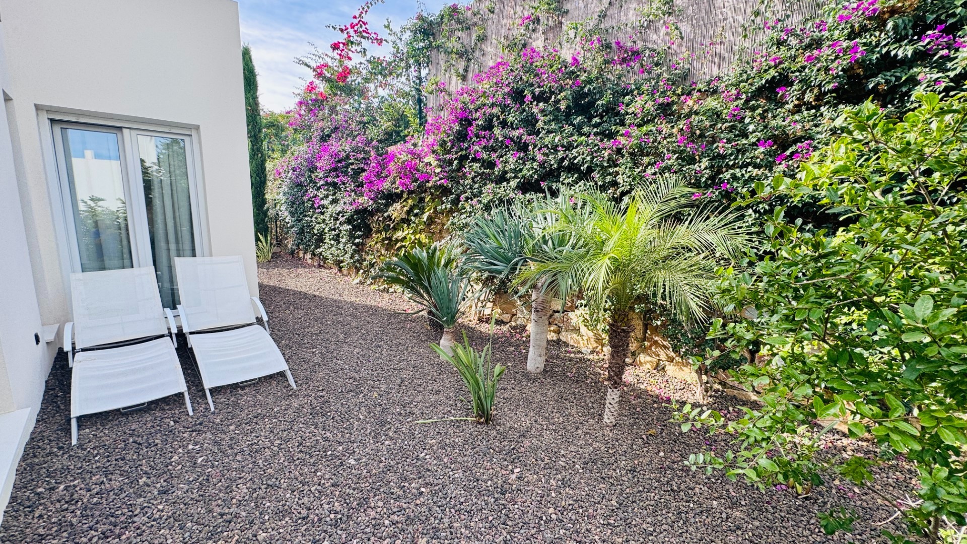 Venta - Chalet Independiente -
Algorfa