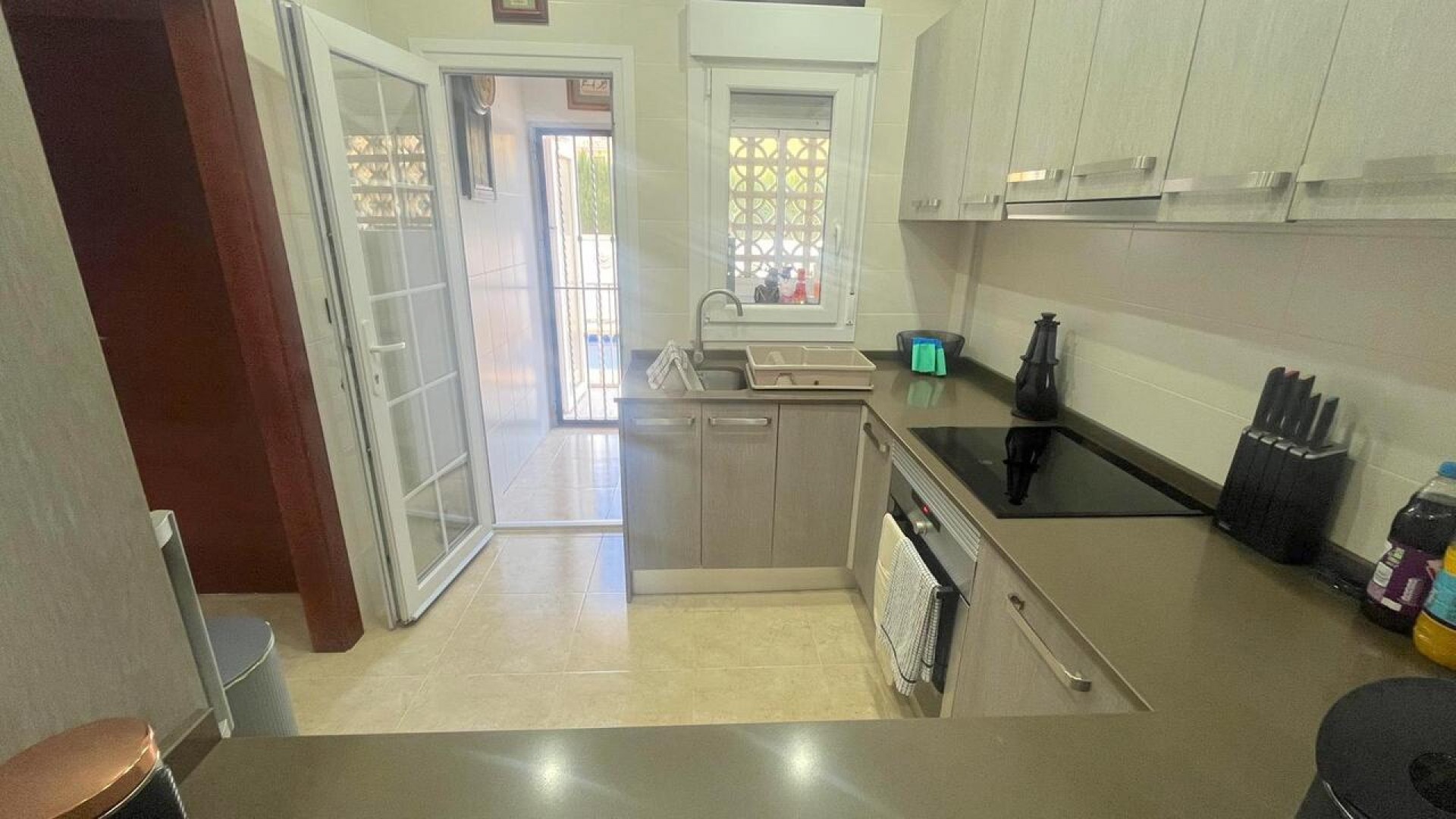 Venta - Chalet Independiente -
Algorfa